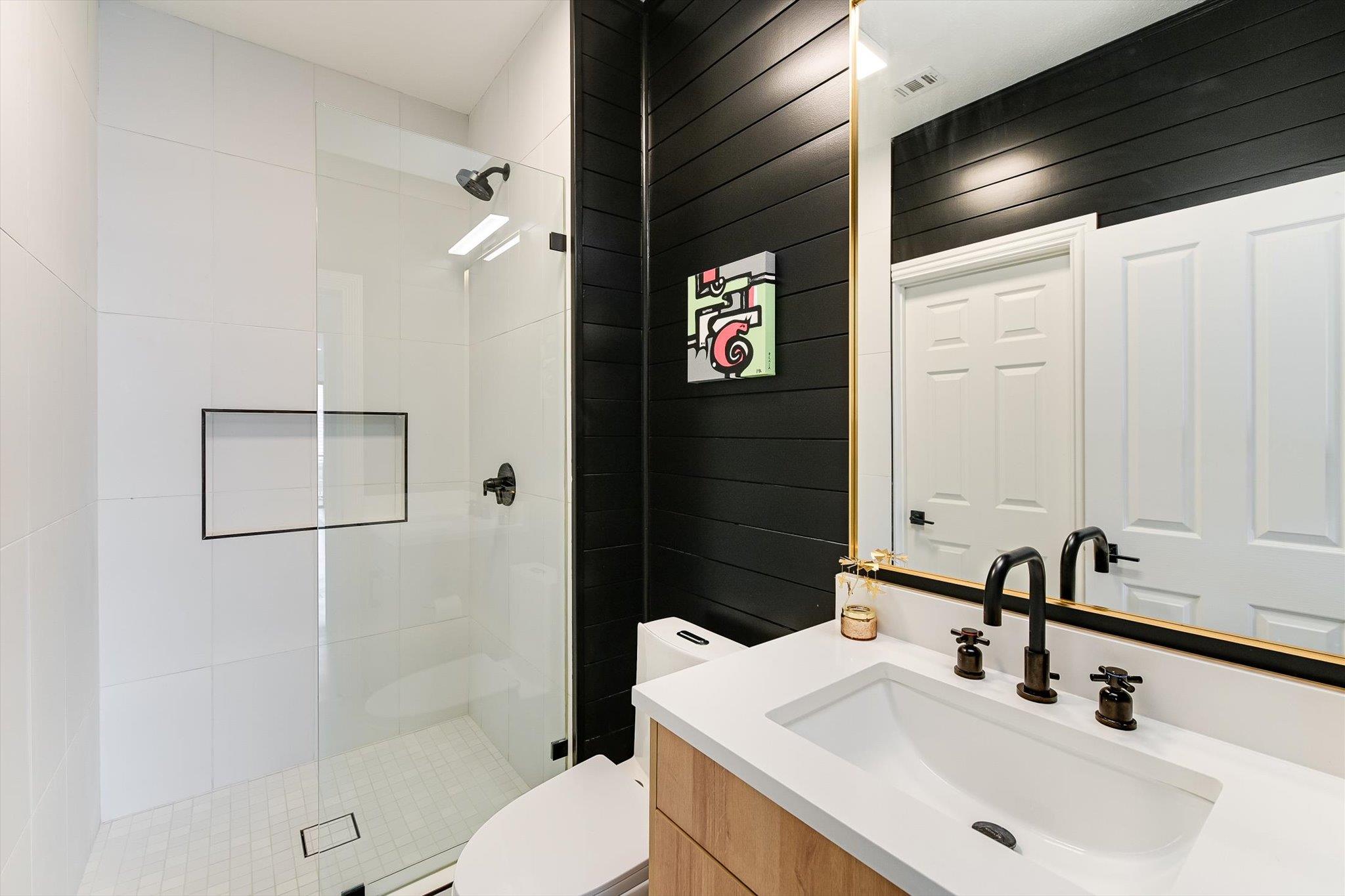 32 Wingreen Loop, The Hills, TX 78738