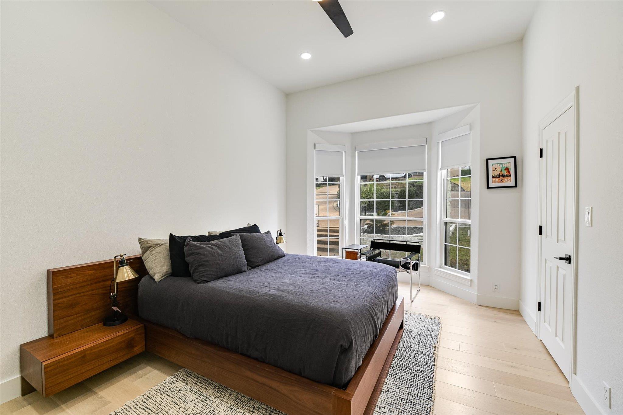 32 Wingreen Loop, The Hills, TX 78738