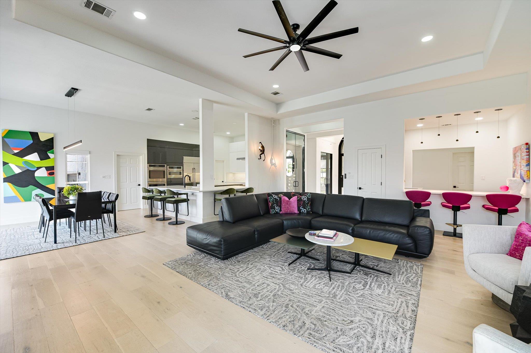 32 Wingreen Loop, The Hills, TX 78738