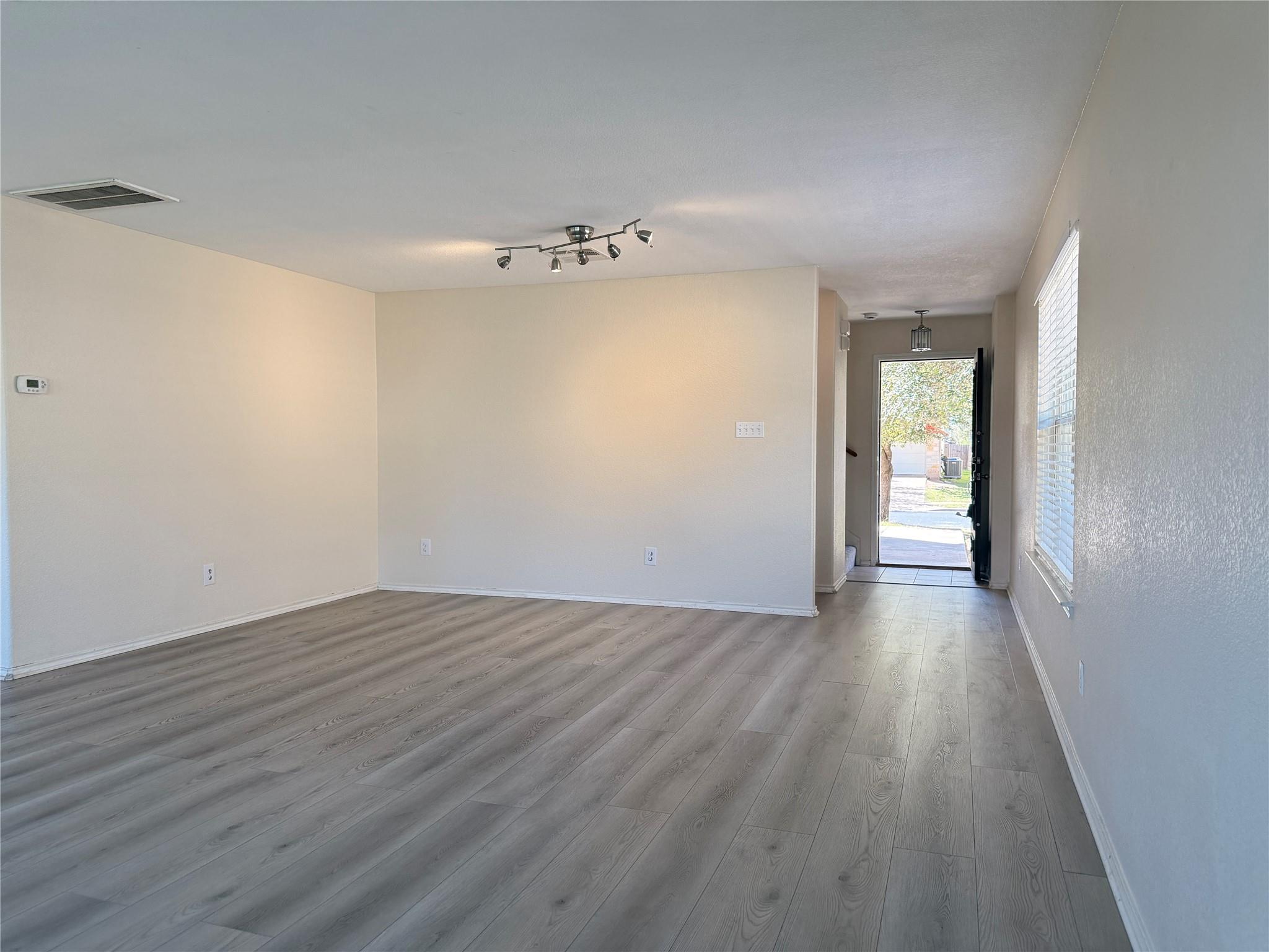 279 Housefinch Loop, Leander, TX 78641