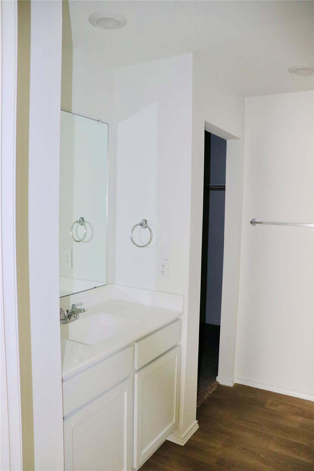 212 Bull Lake Cir, Buda, TX 78610