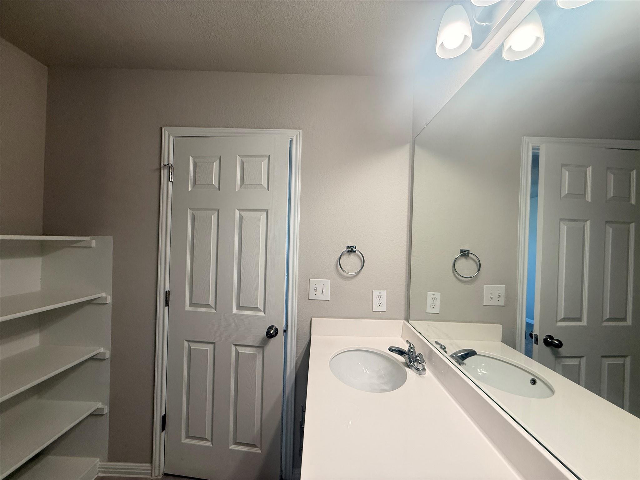 109 Munk Ln, Leander, TX 78641