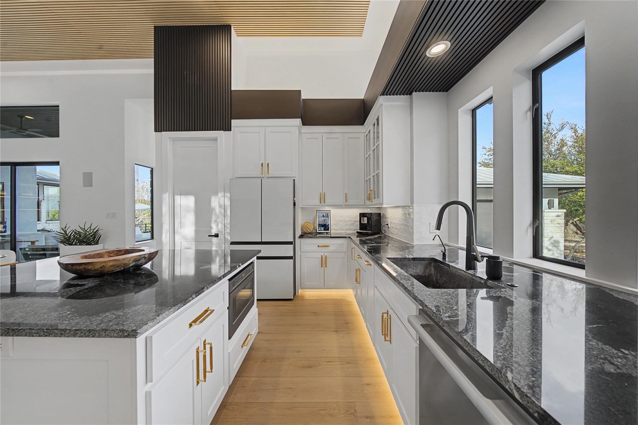 4608 Vista Estates Ct, Spicewood, TX 78669