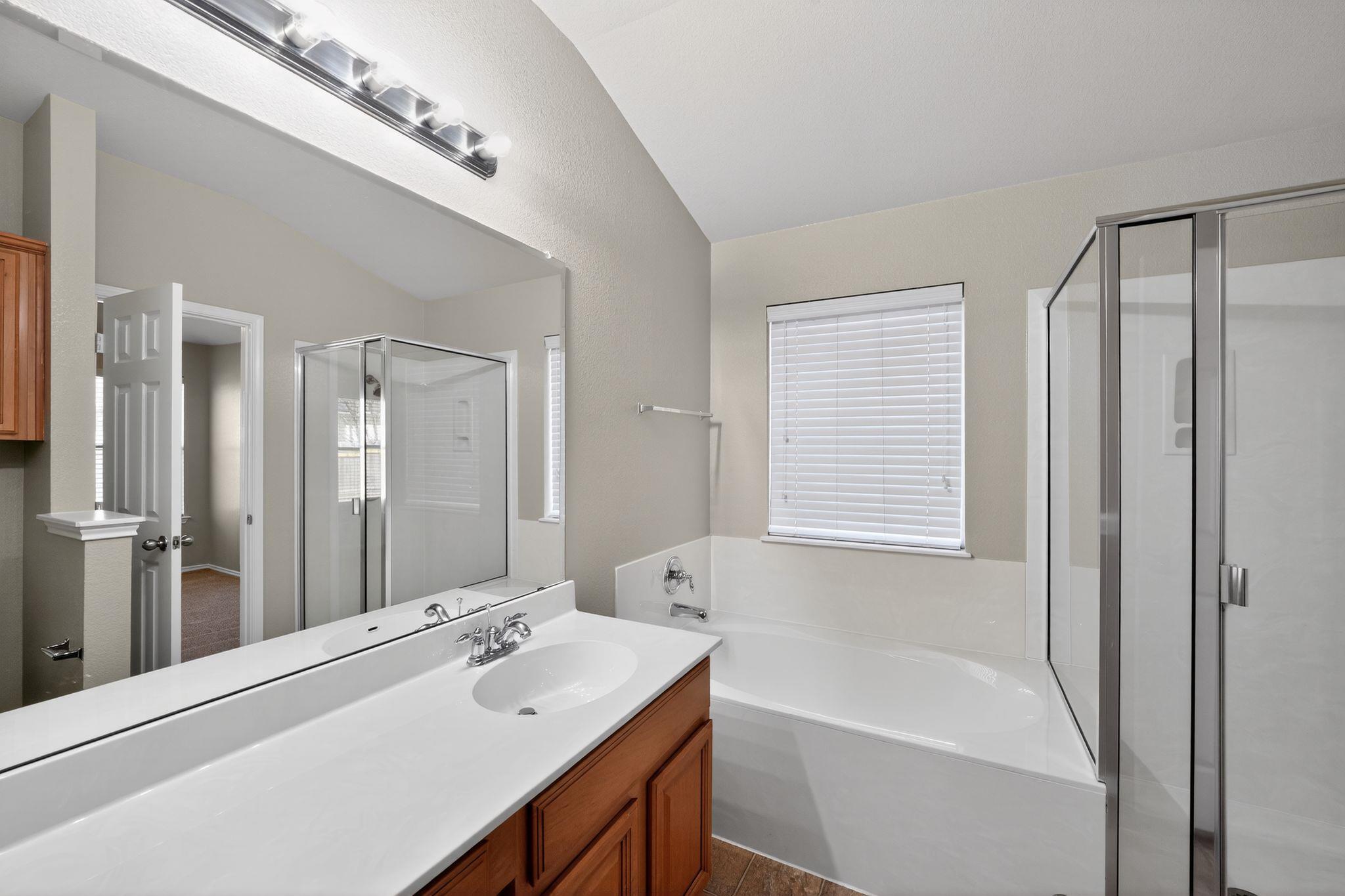 1007 Gentry Dr, Leander, TX 78641