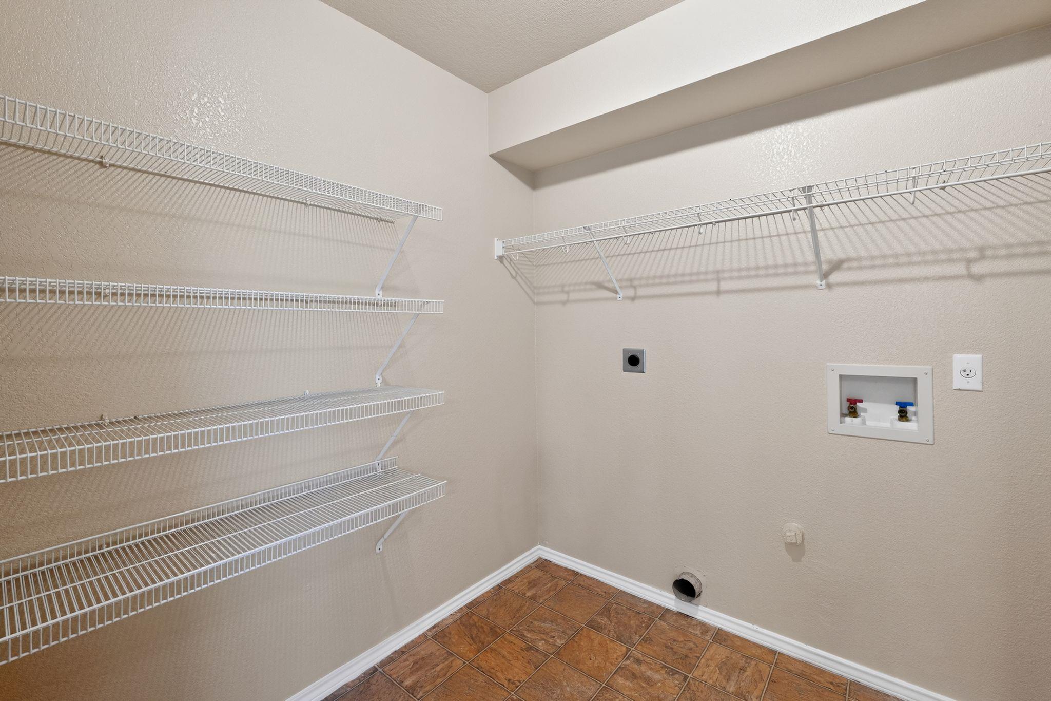 1007 Gentry Dr, Leander, TX 78641