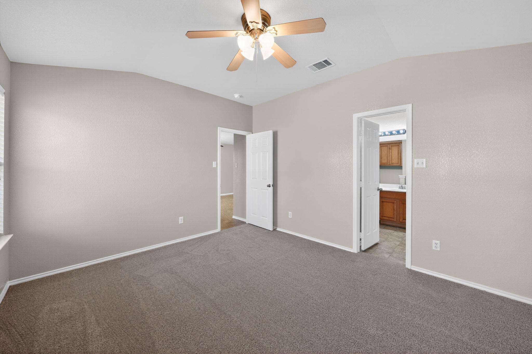 1007 Gentry Dr, Leander, TX 78641