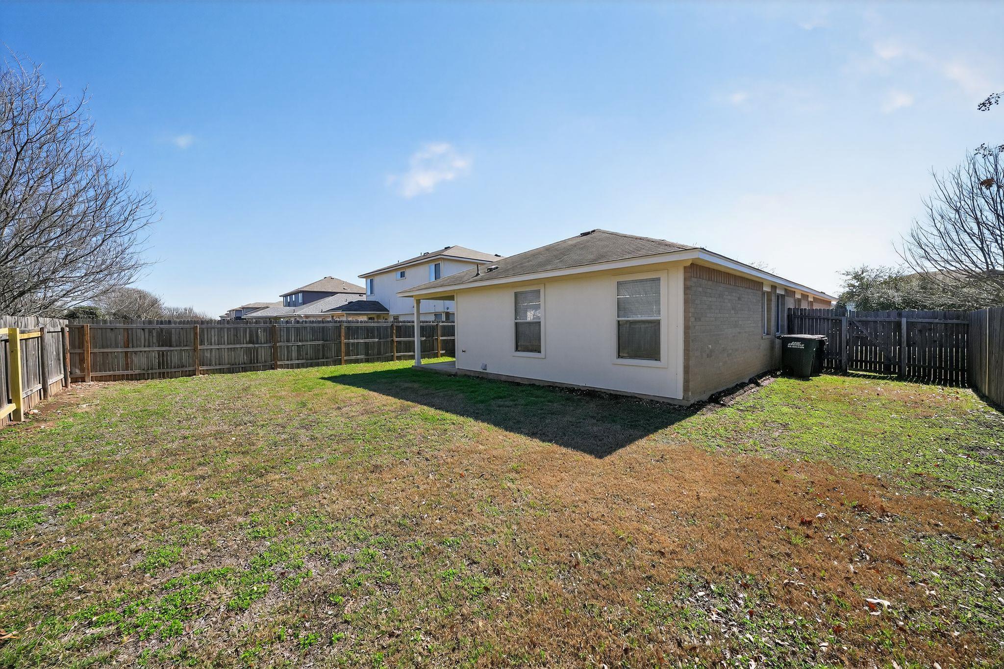 1007 Gentry Dr, Leander, TX 78641