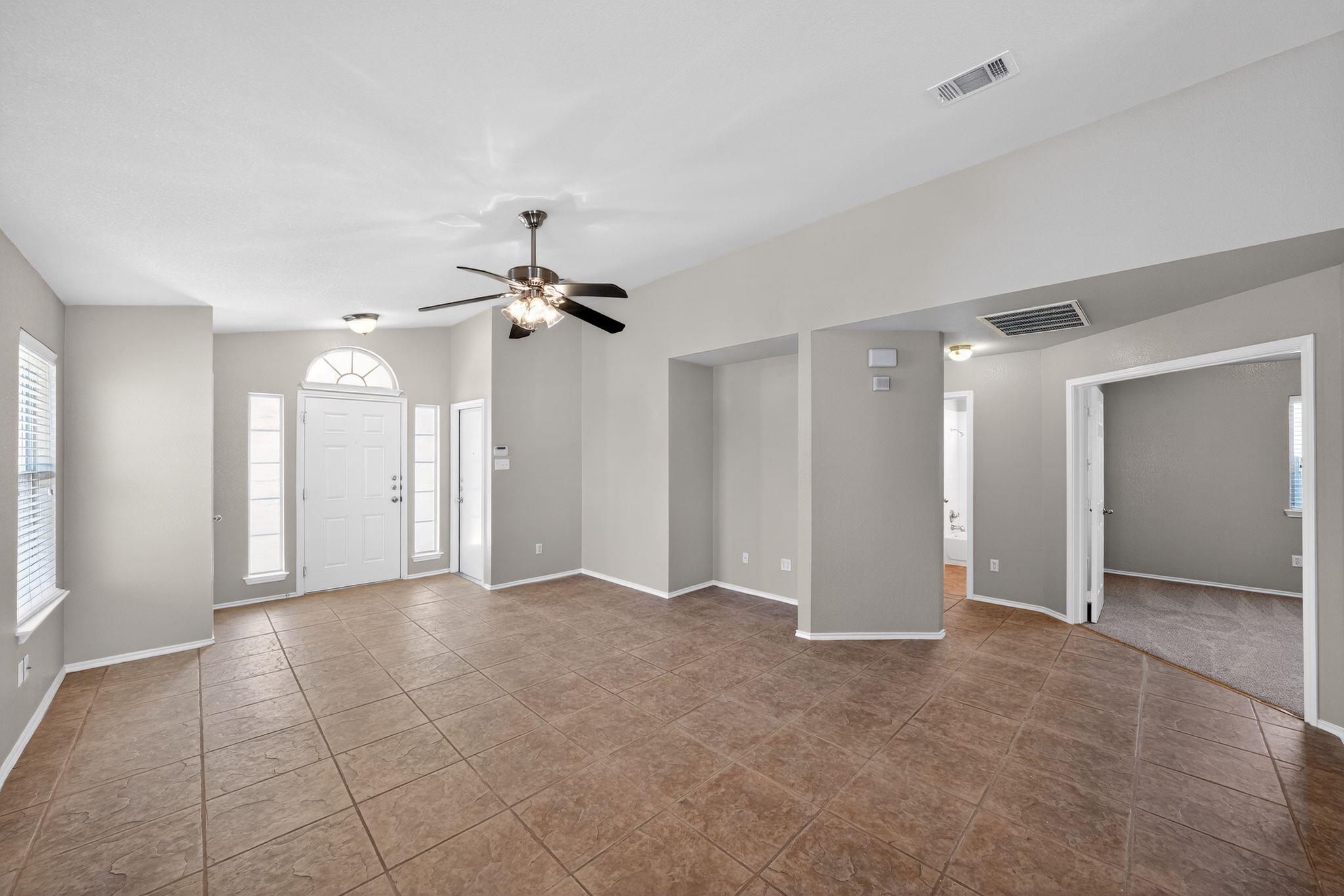 1007 Gentry Dr, Leander, TX 78641