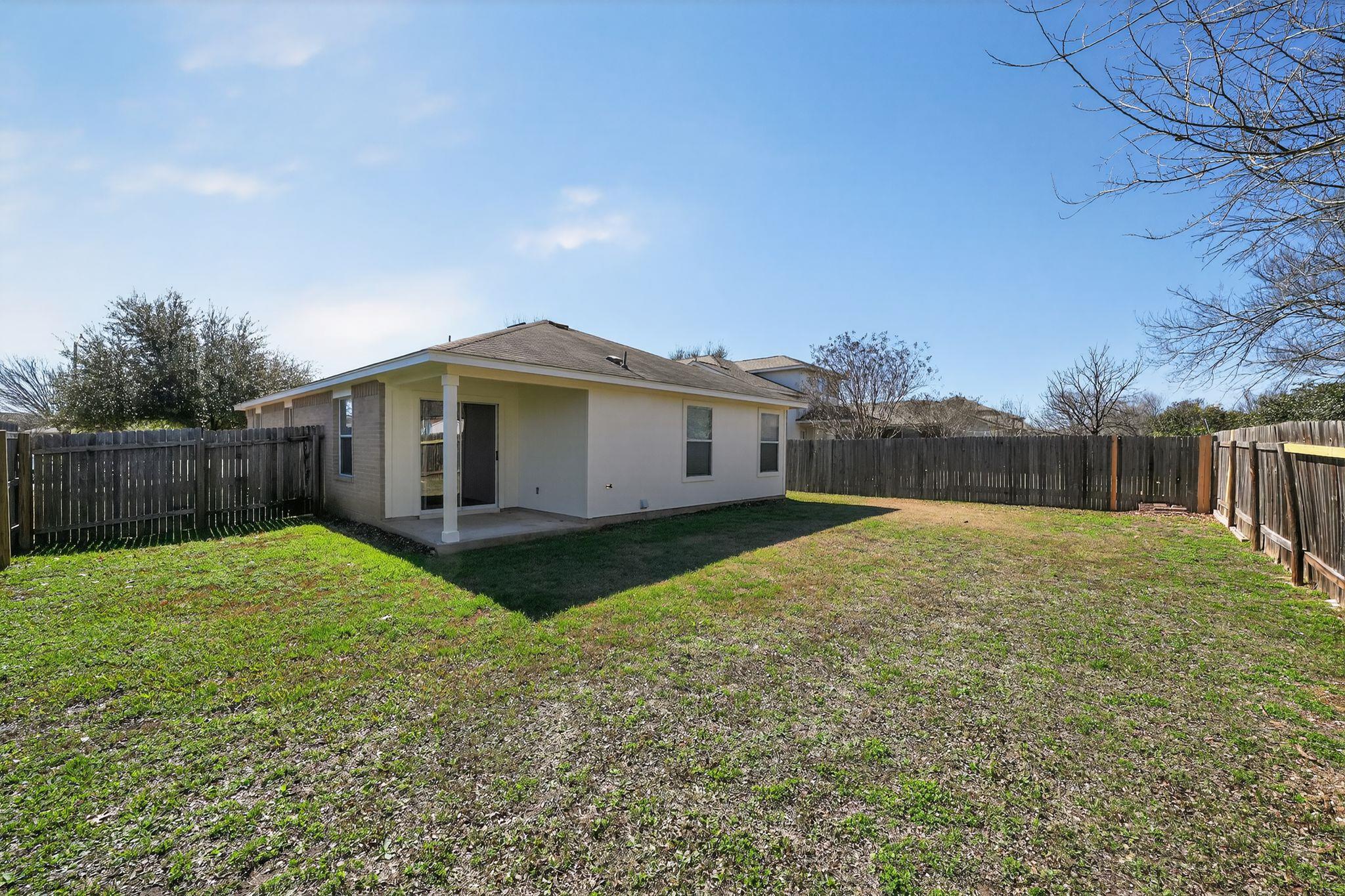 1007 Gentry Dr, Leander, TX 78641