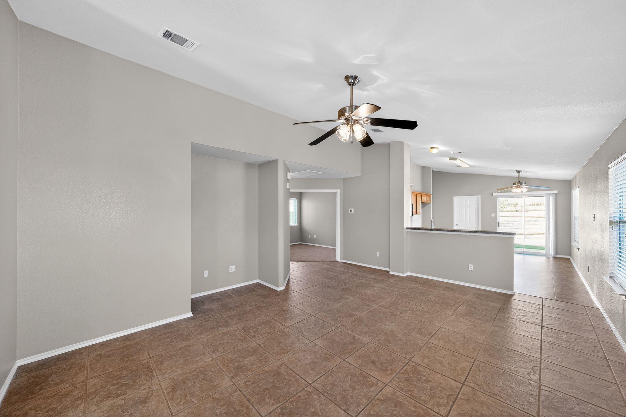 1007 Gentry Dr, Leander, TX 78641