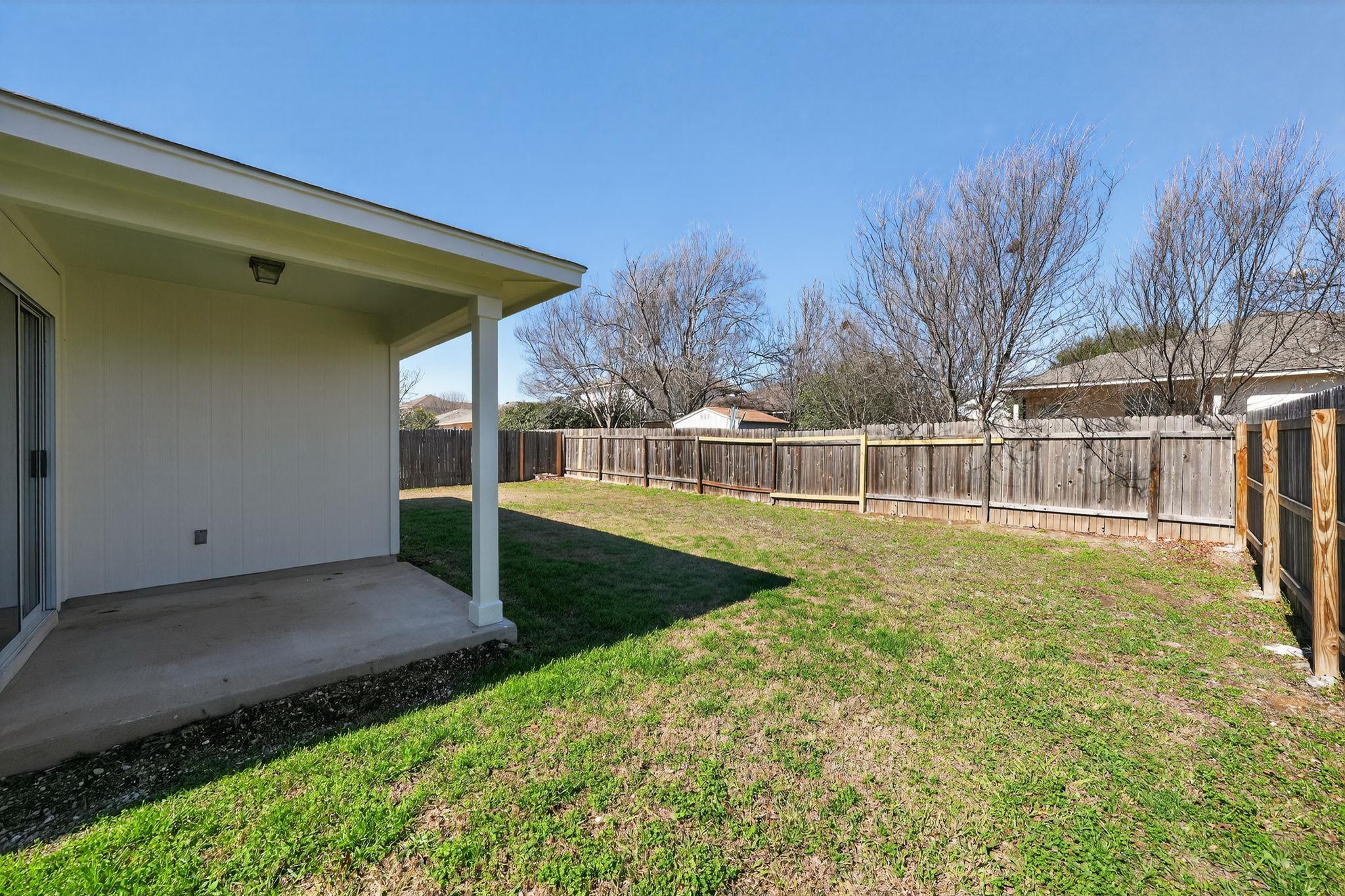 1007 Gentry Dr, Leander, TX 78641