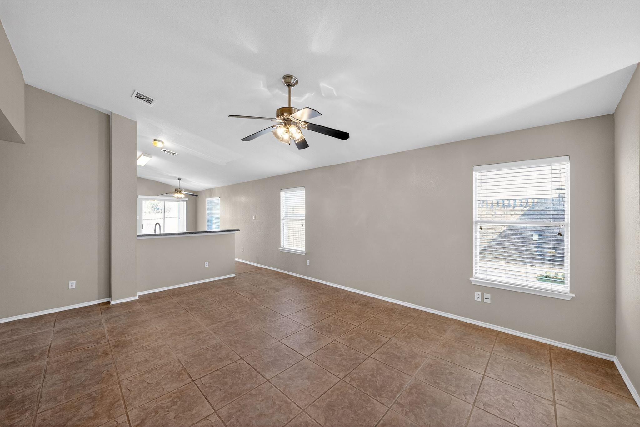 1007 Gentry Dr, Leander, TX 78641