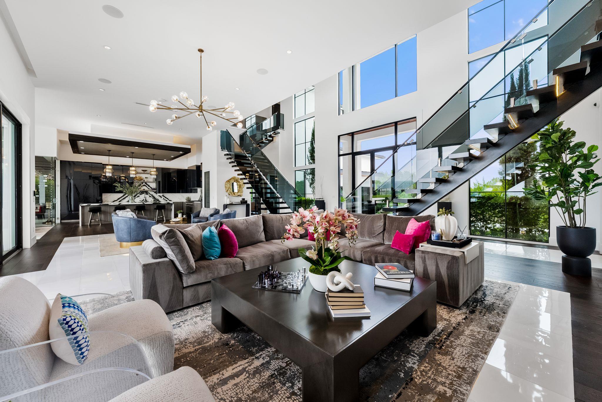 912 Watercliffe, Lago Vista, TX 78645