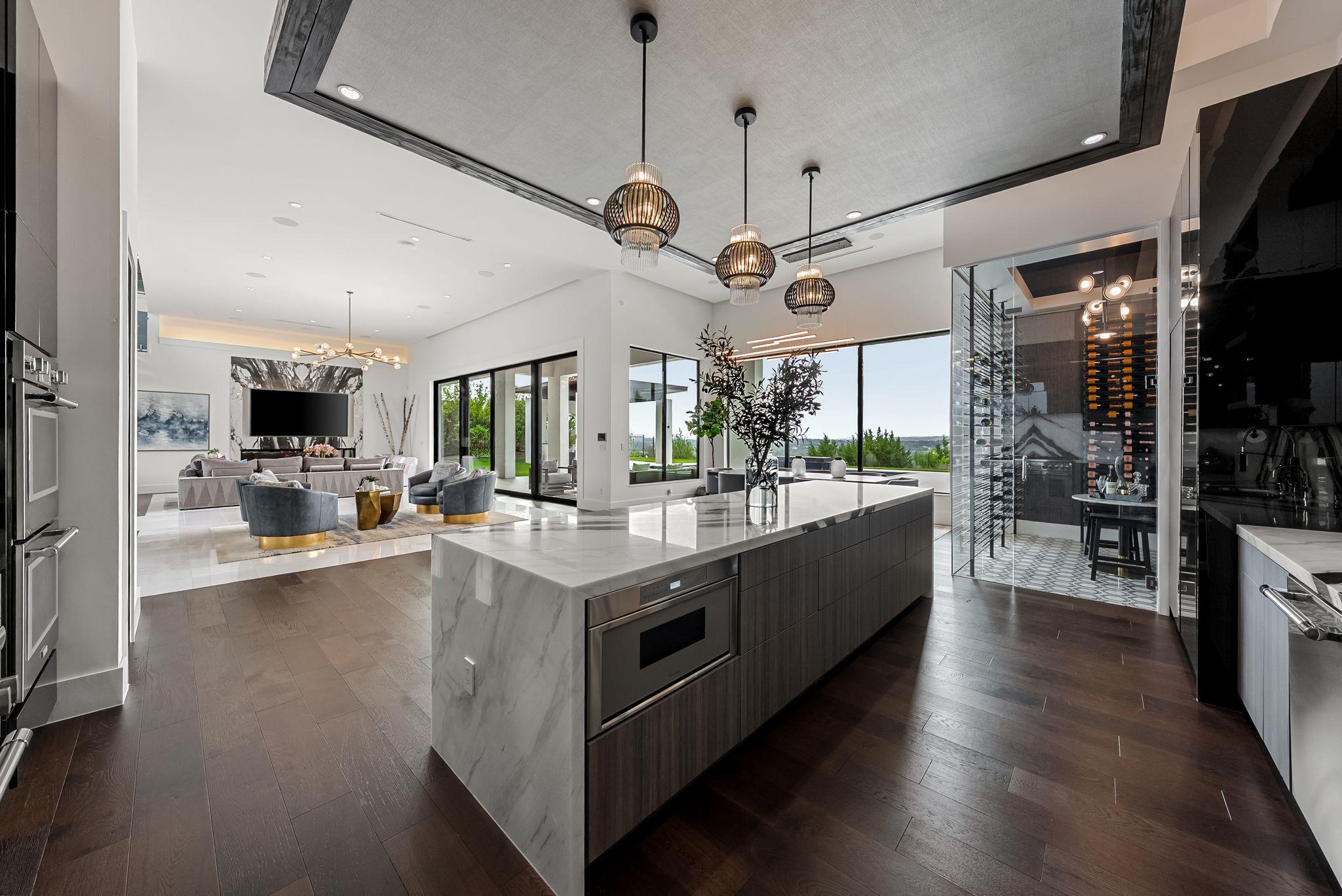 912 Watercliffe, Lago Vista, TX 78645