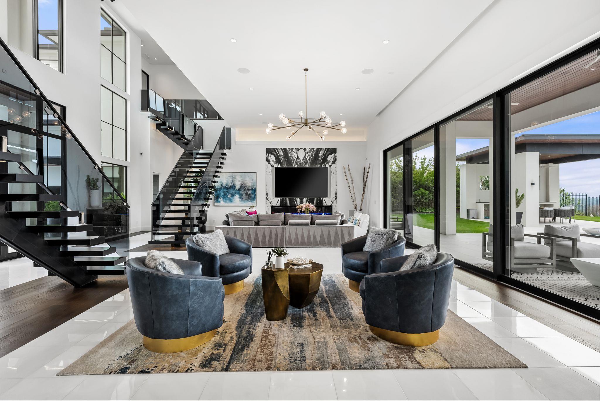 912 Watercliffe, Lago Vista, TX 78645