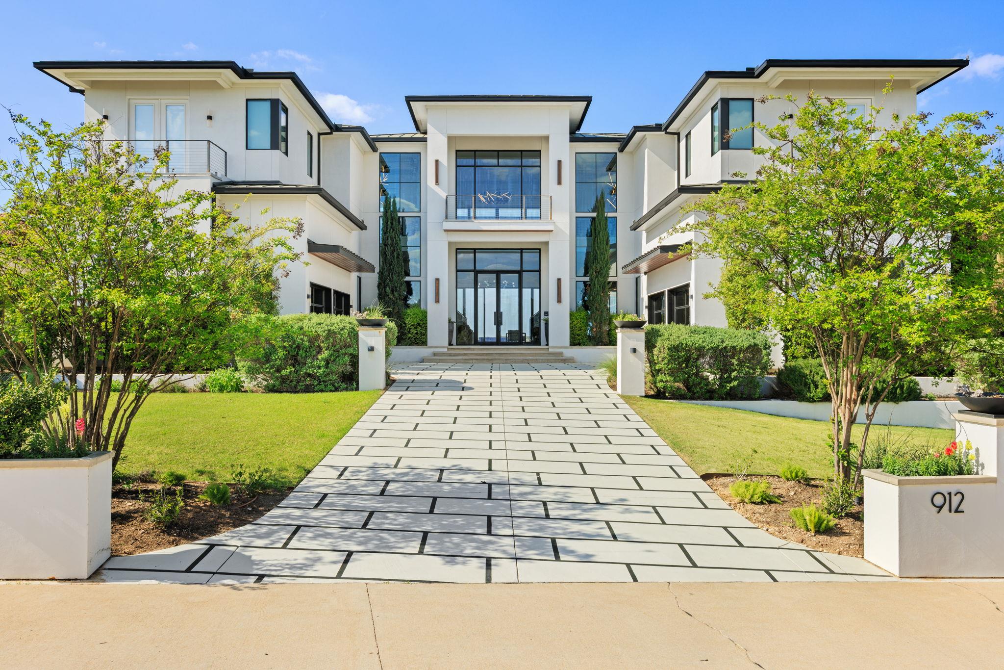 912 Watercliffe, Lago Vista, TX 78645