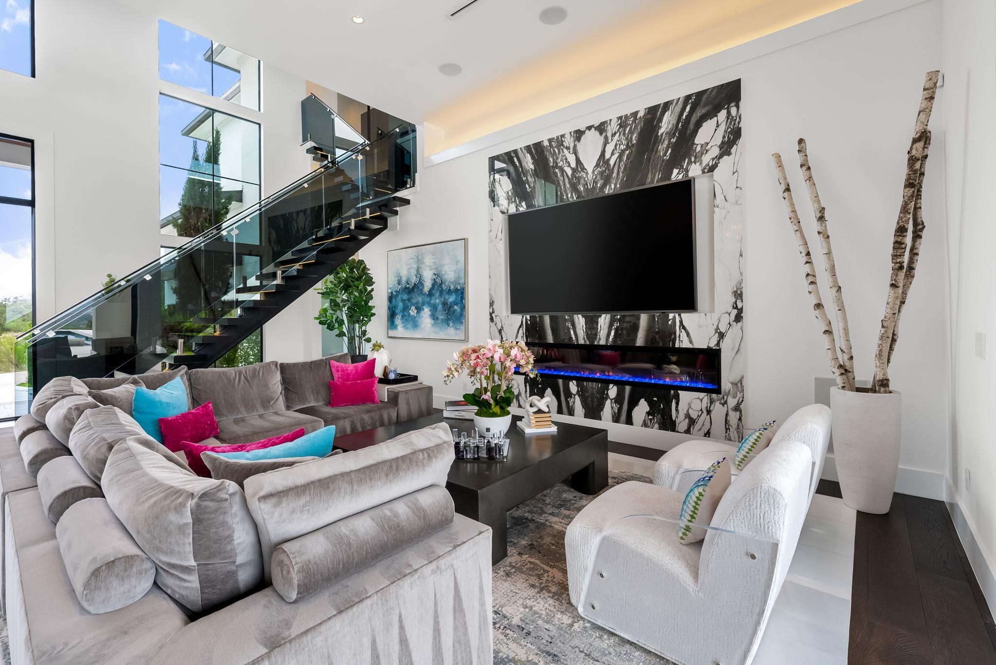 912 Watercliffe, Lago Vista, TX 78645