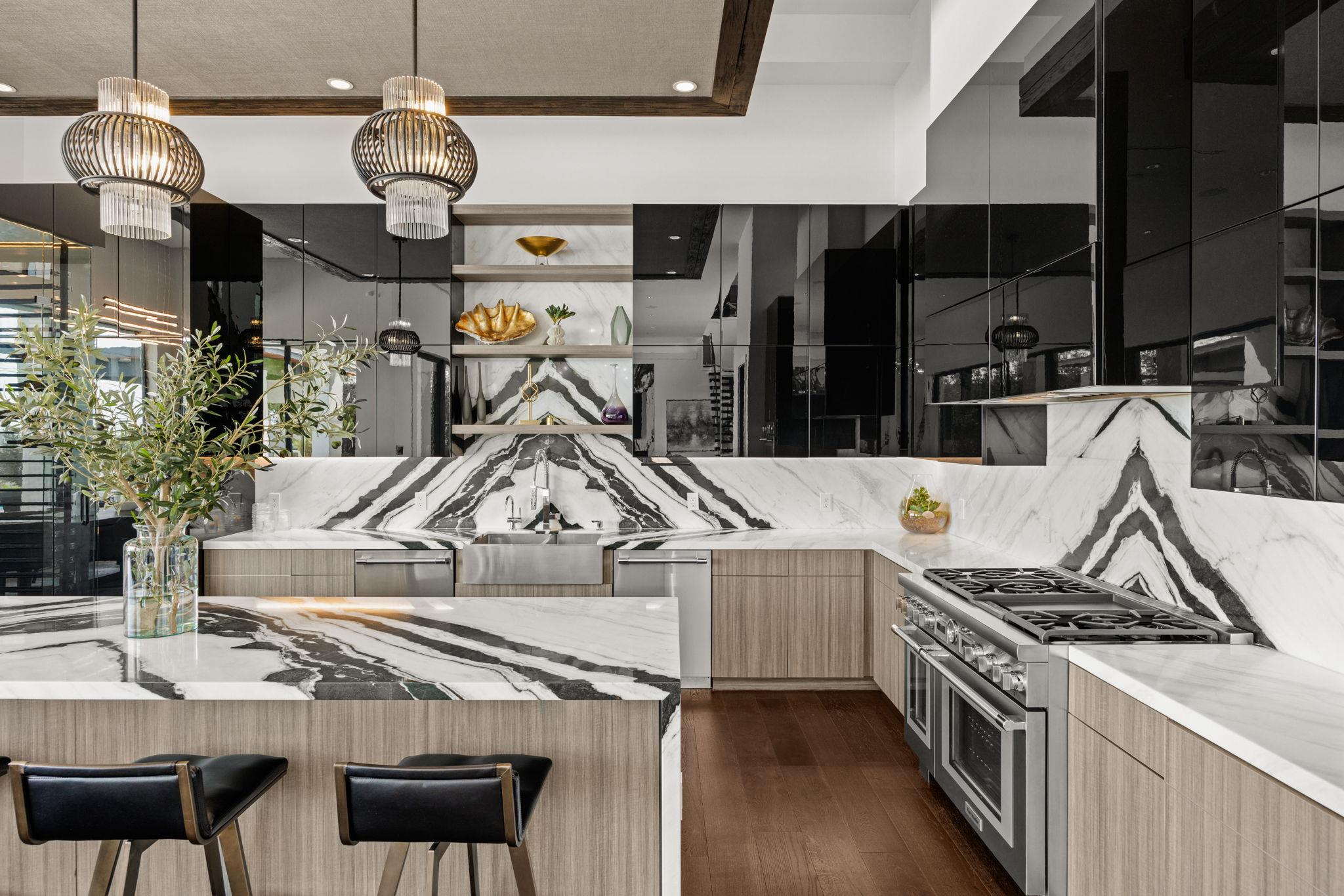 912 Watercliffe, Lago Vista, TX 78645