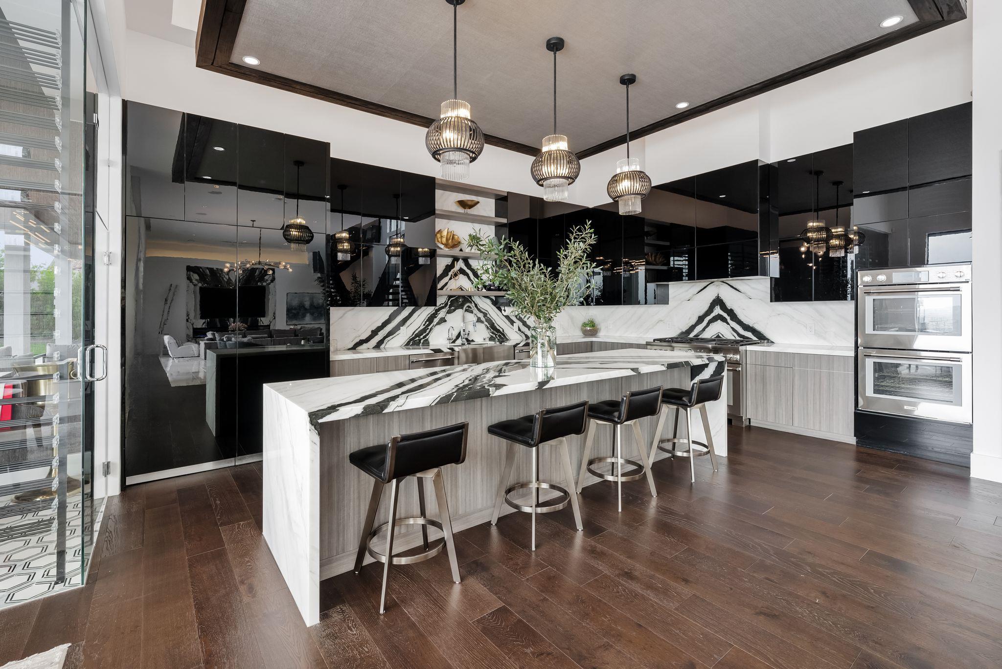 912 Watercliffe, Lago Vista, TX 78645