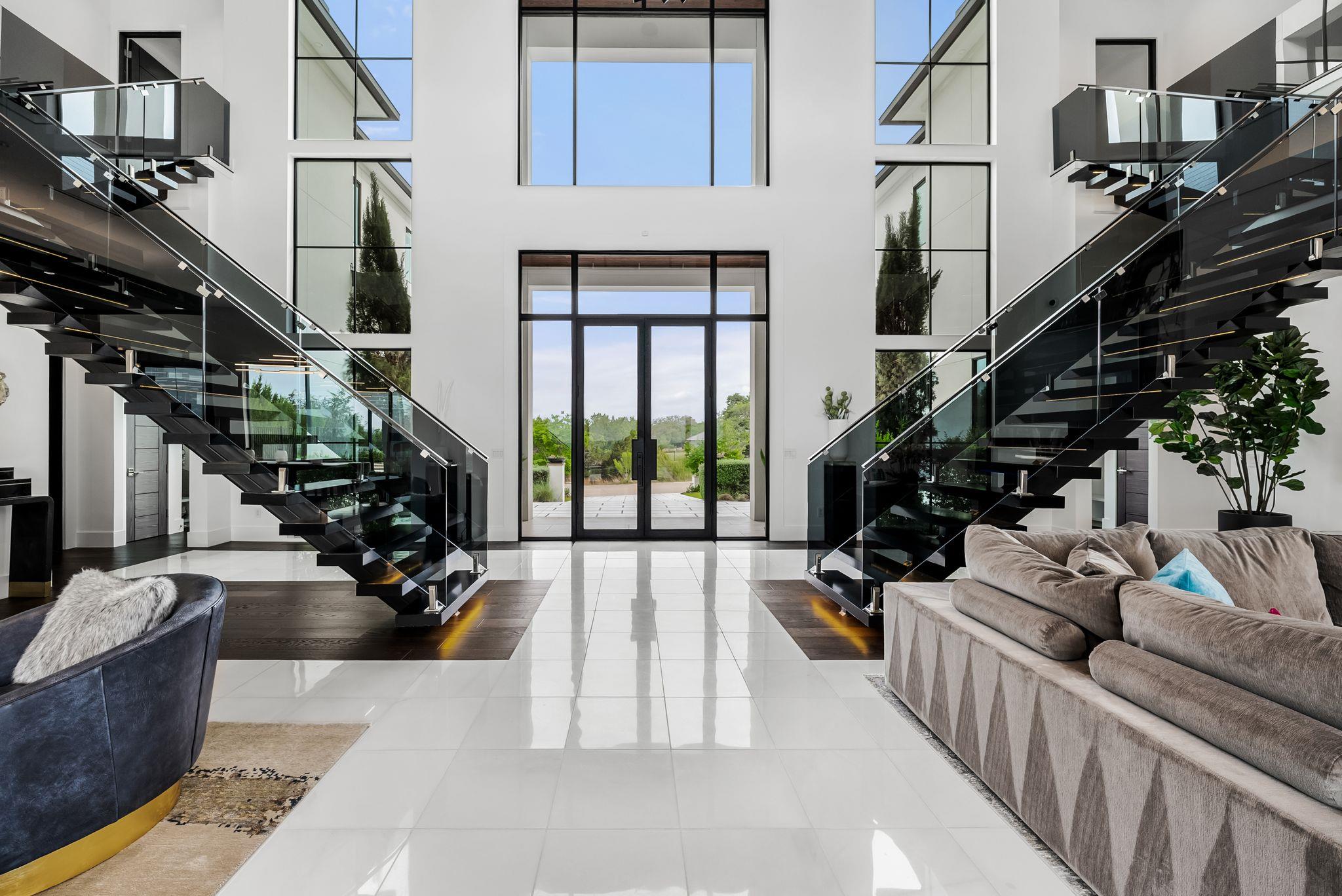 912 Watercliffe, Lago Vista, TX 78645