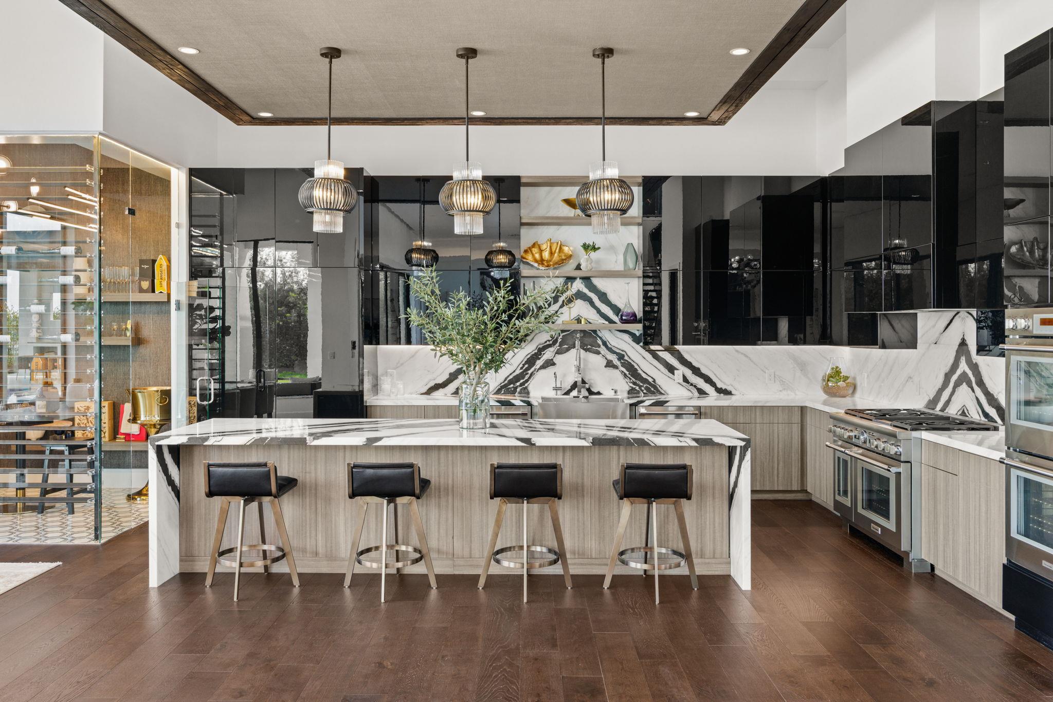 912 Watercliffe, Lago Vista, TX 78645