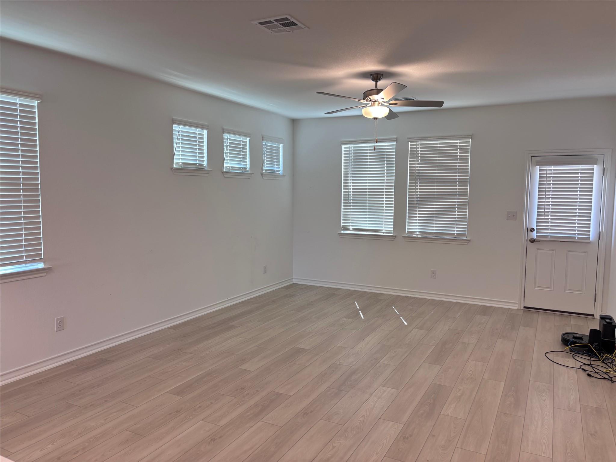 562 Papaya Dr, Buda, TX 78610