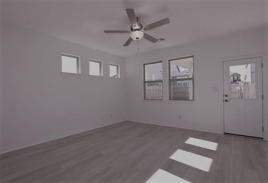 562 Papaya Dr, Buda, TX 78610