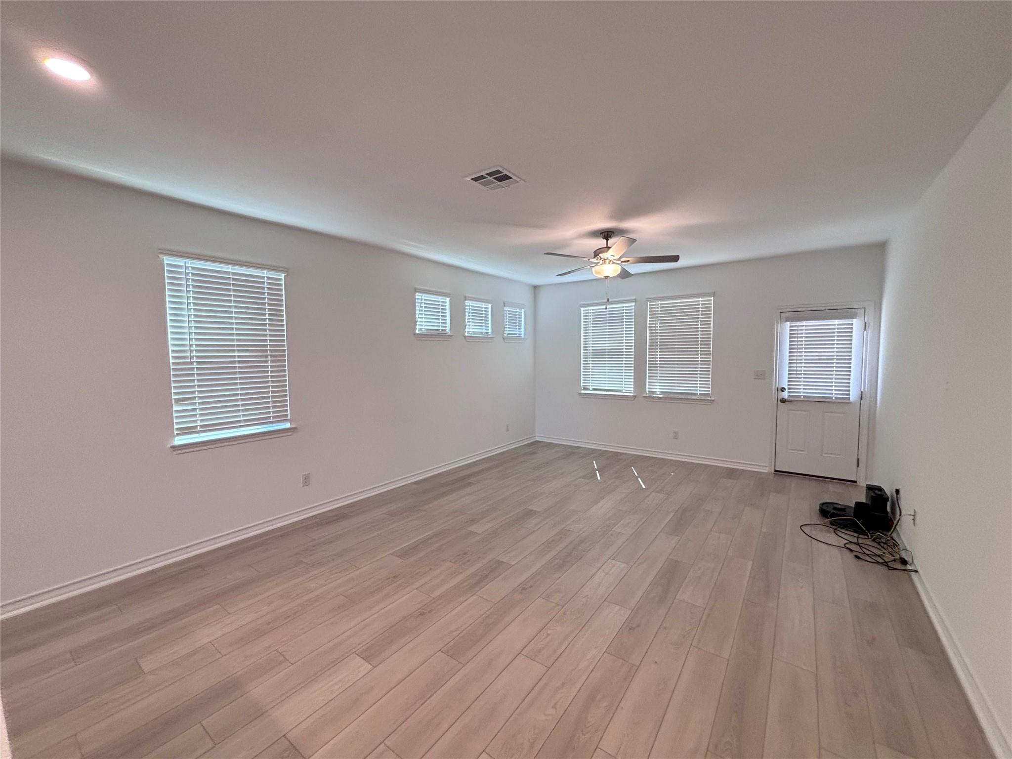 562 Papaya Dr, Buda, TX 78610