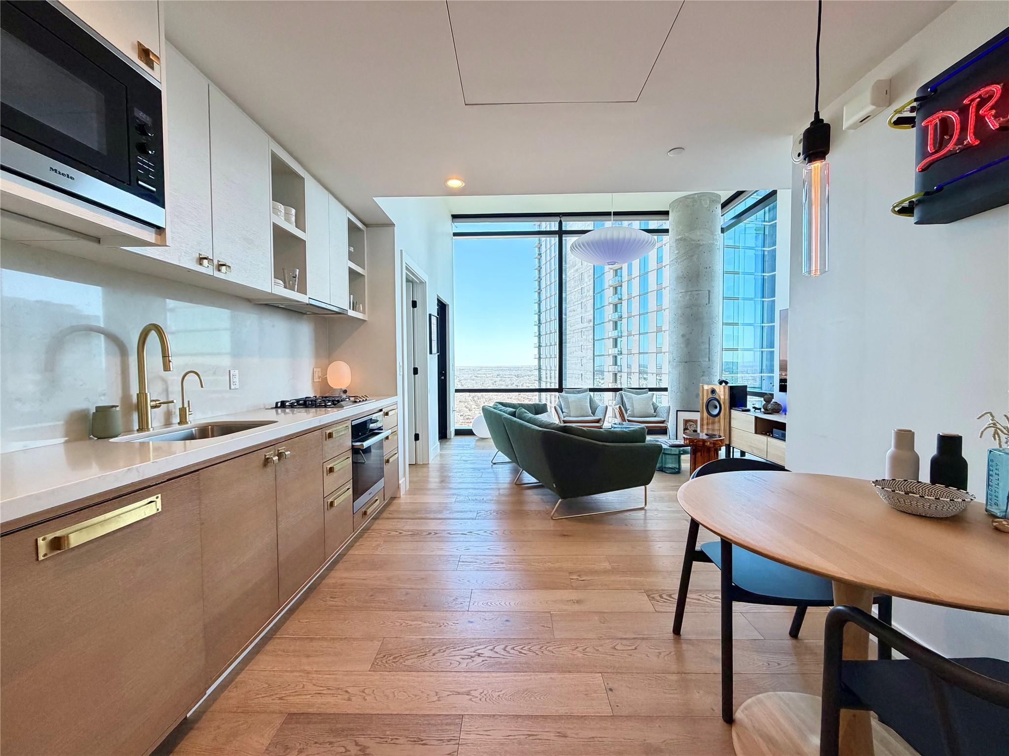 70 Rainey St # 2203, Austin, TX 78701