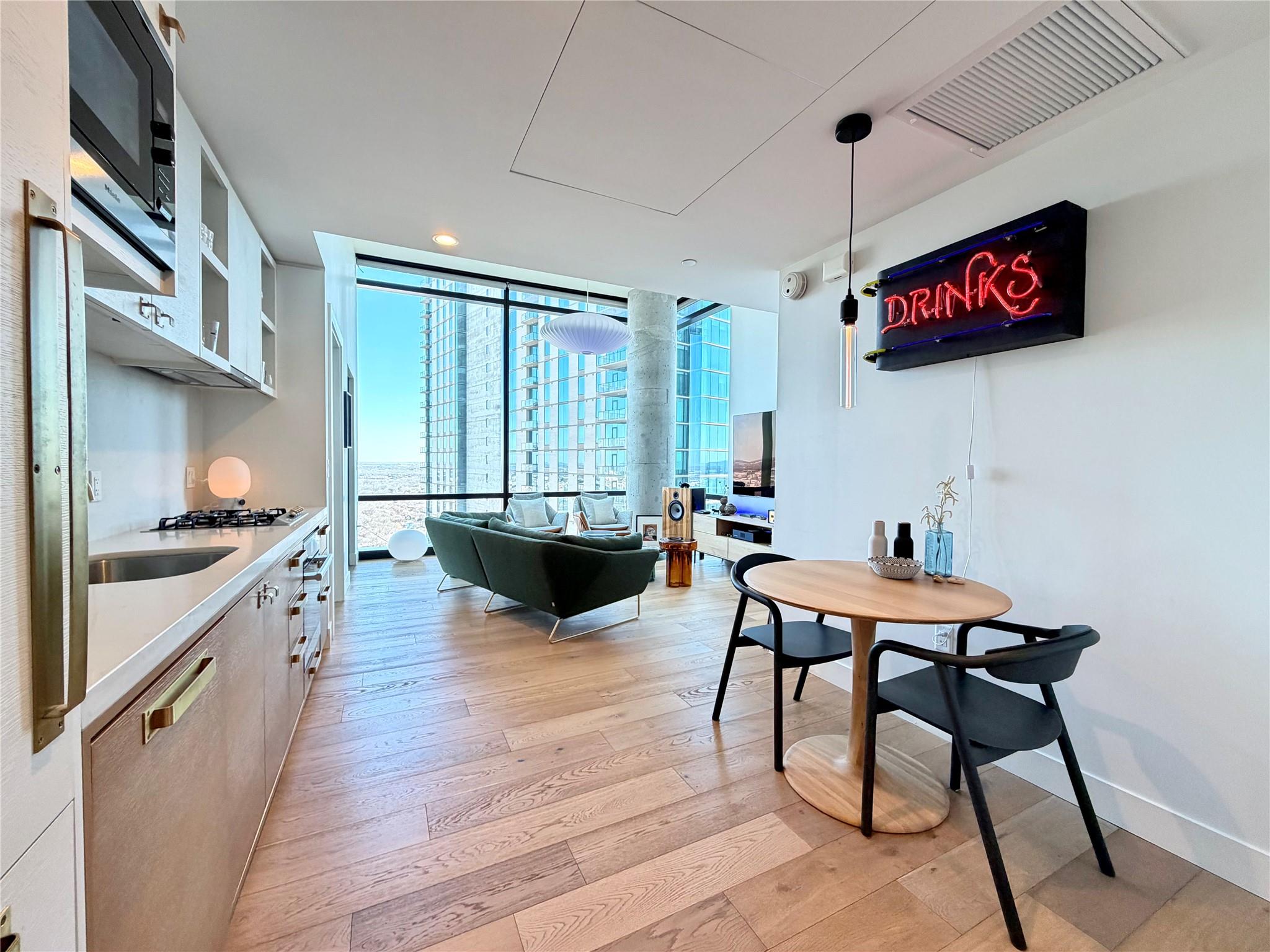 70 Rainey St # 2203, Austin, TX 78701