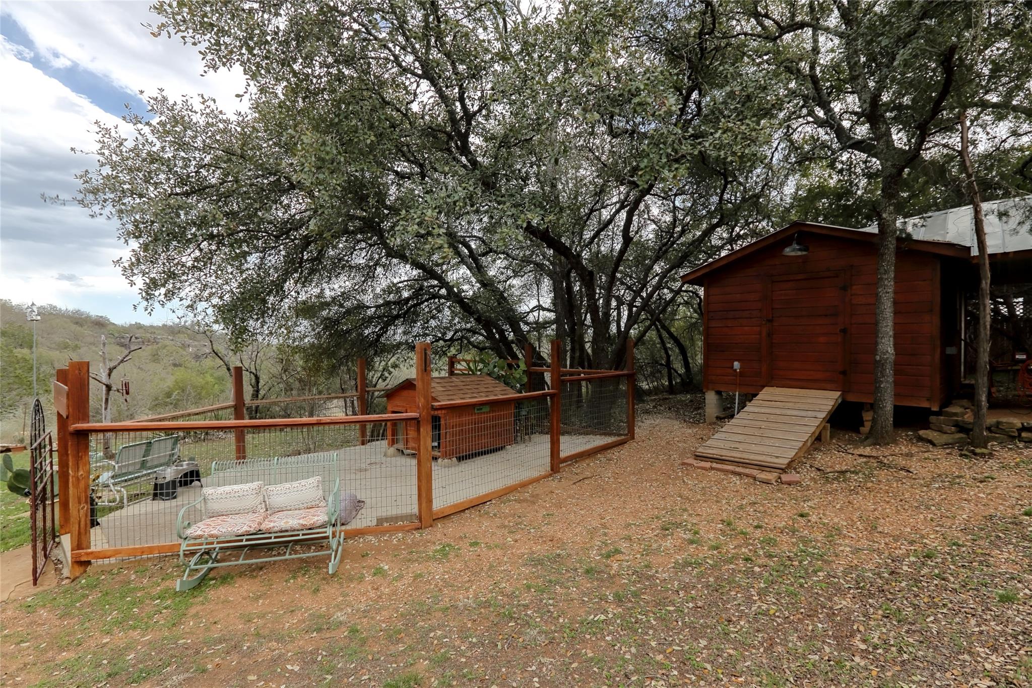 601 Echo Dr, Spicewood, TX 78669