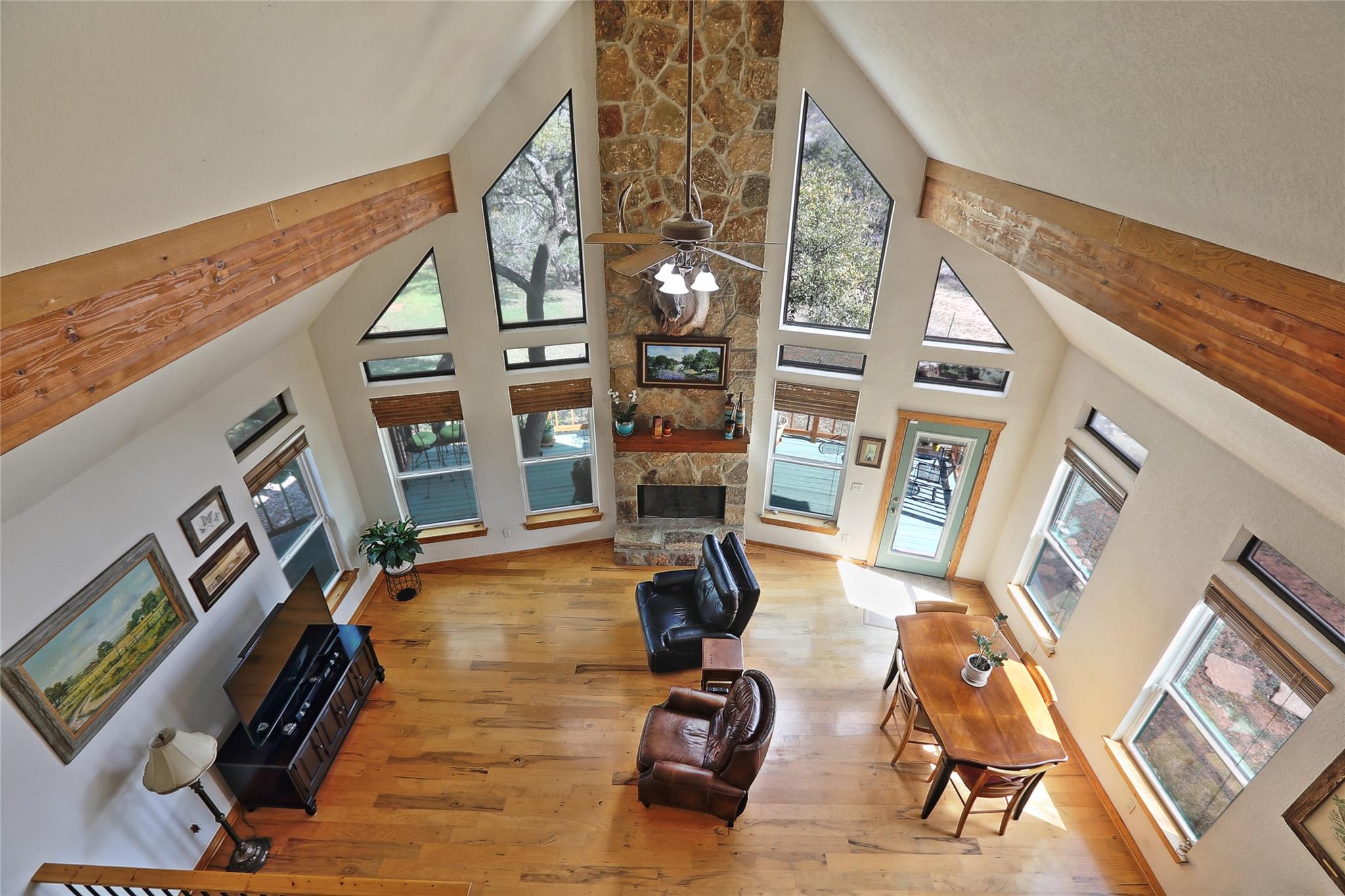 601 Echo Dr, Spicewood, TX 78669