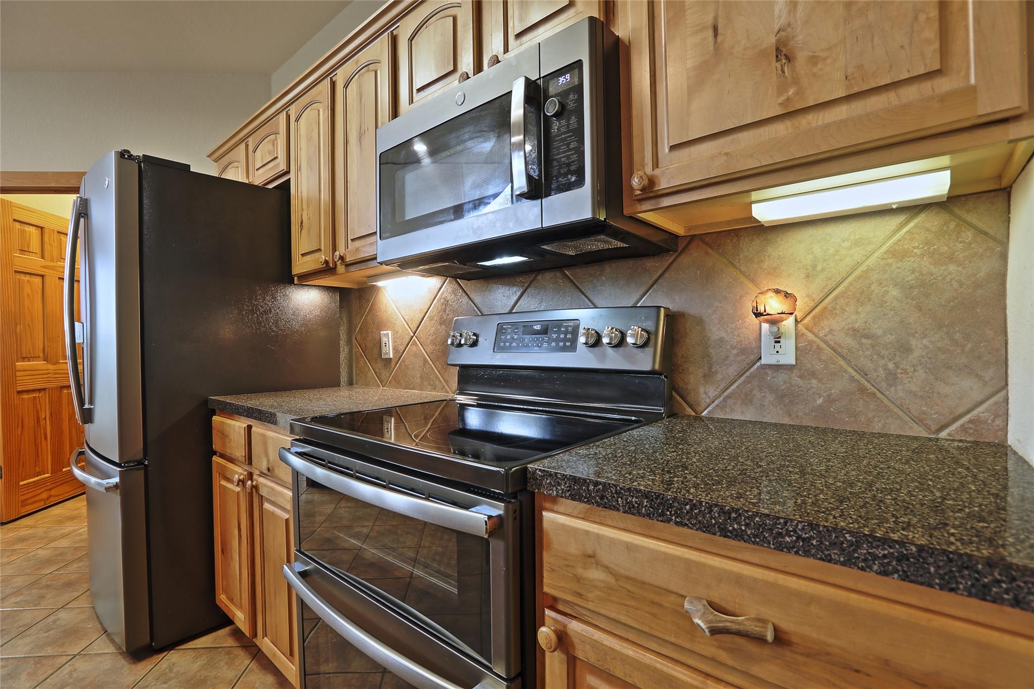 601 Echo Dr, Spicewood, TX 78669