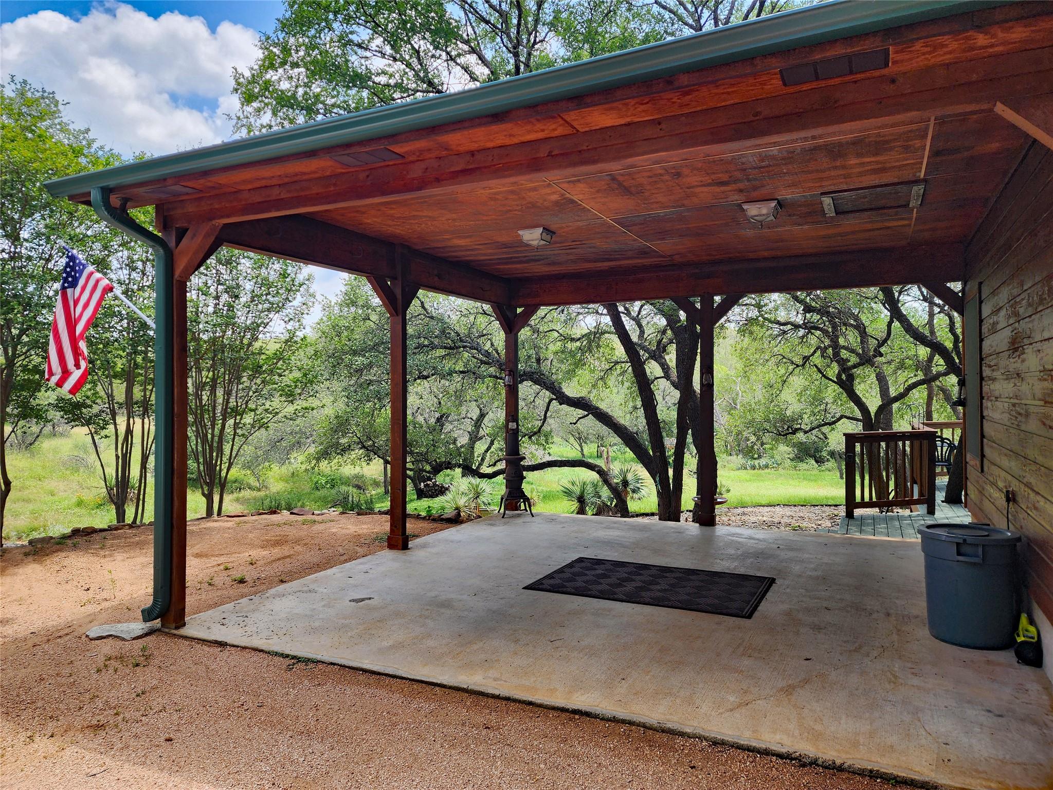 601 Echo Dr, Spicewood, TX 78669