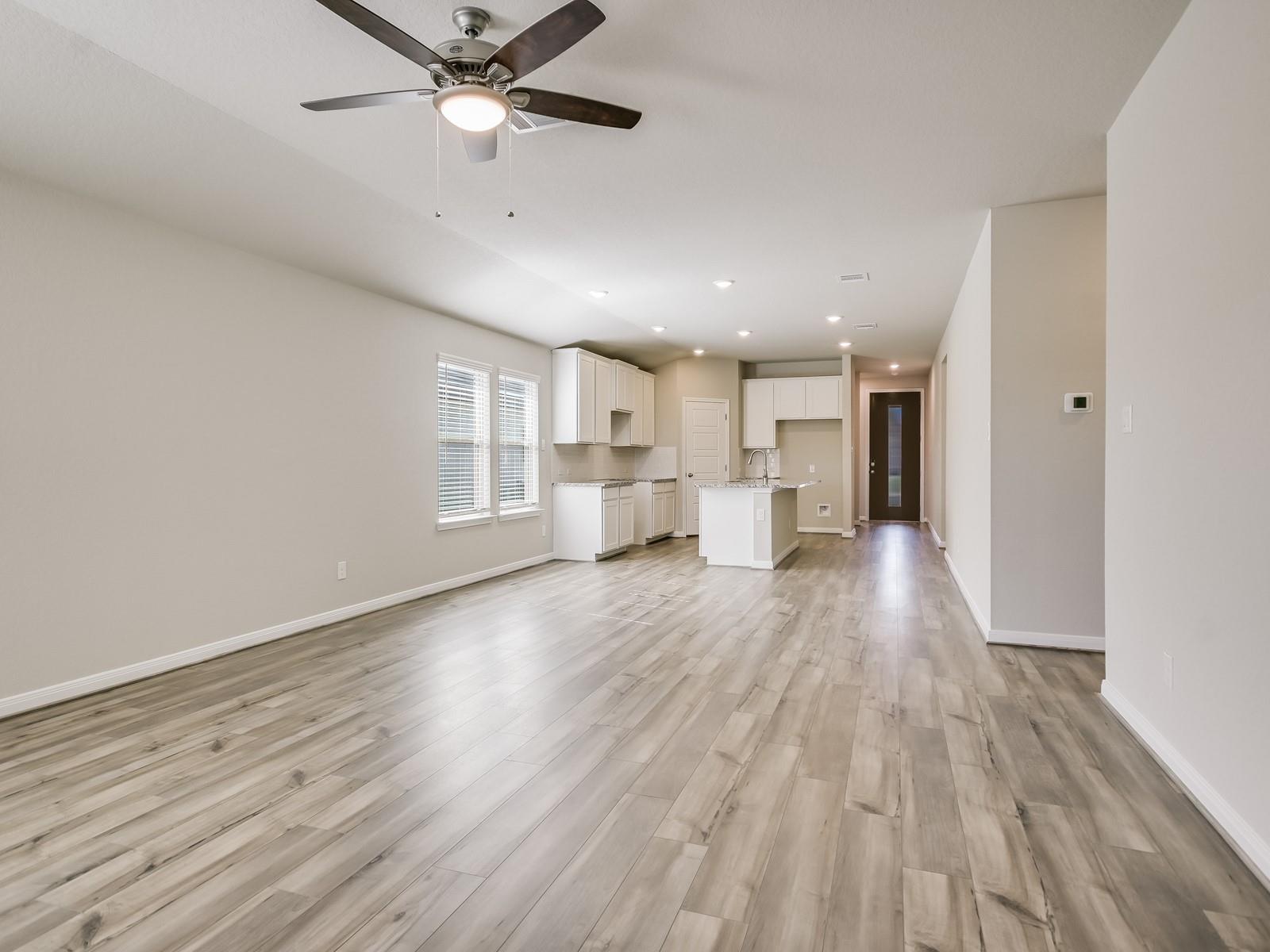 138 Holmby Dr, Hutto, TX 78634