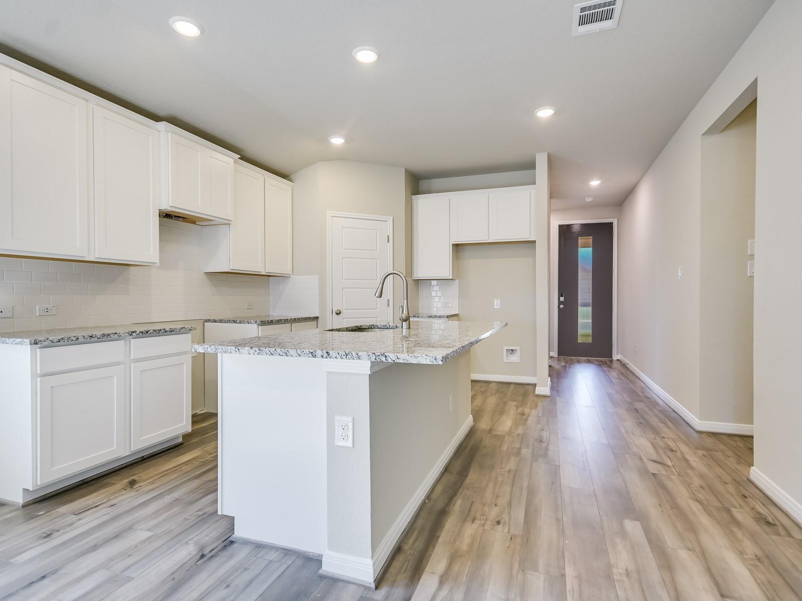 138 Holmby Dr, Hutto, TX 78634