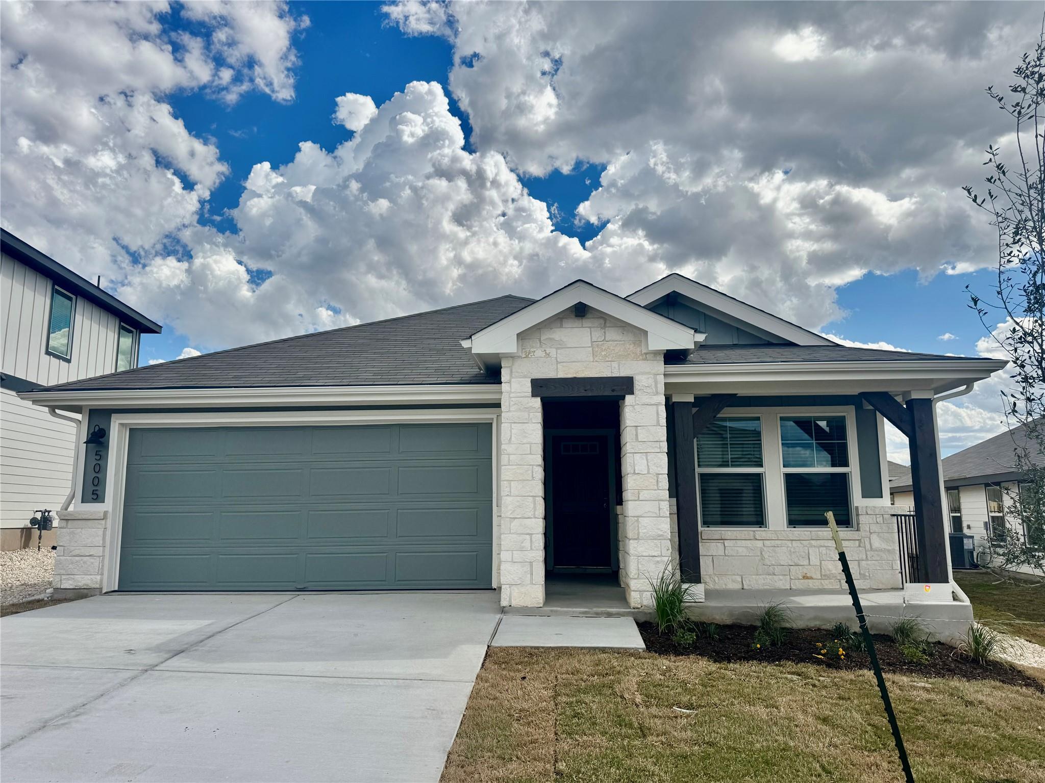 5005 Stockton Ln, Del Valle, TX 78617