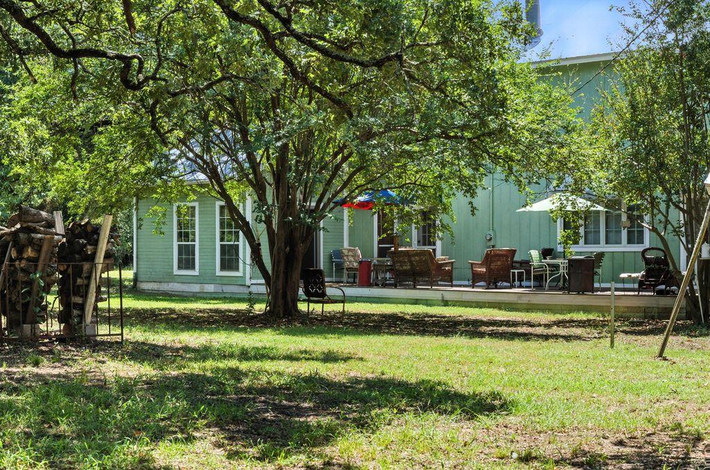 1065 Private Road 7041, Elgin, TX 78621