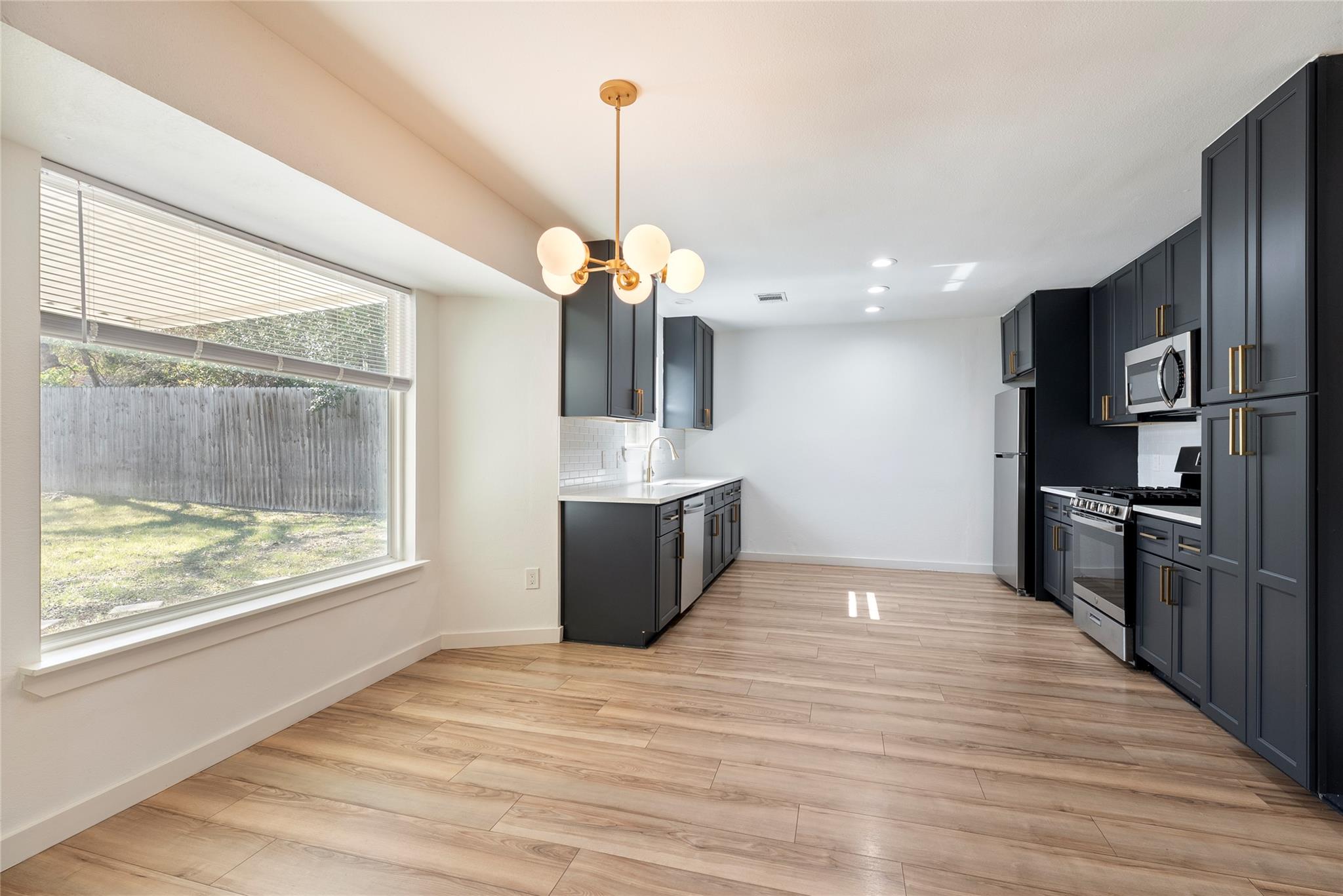 807 Cedar Gln, Austin, TX 78745