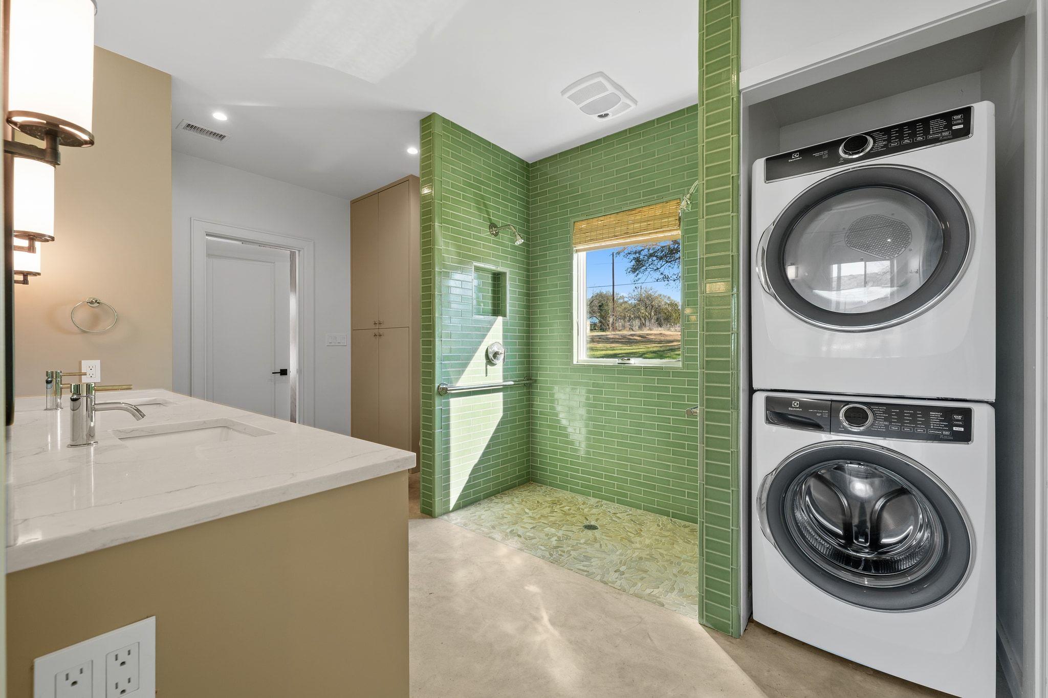 24423 Pedernales Dr, Spicewood, TX 78669