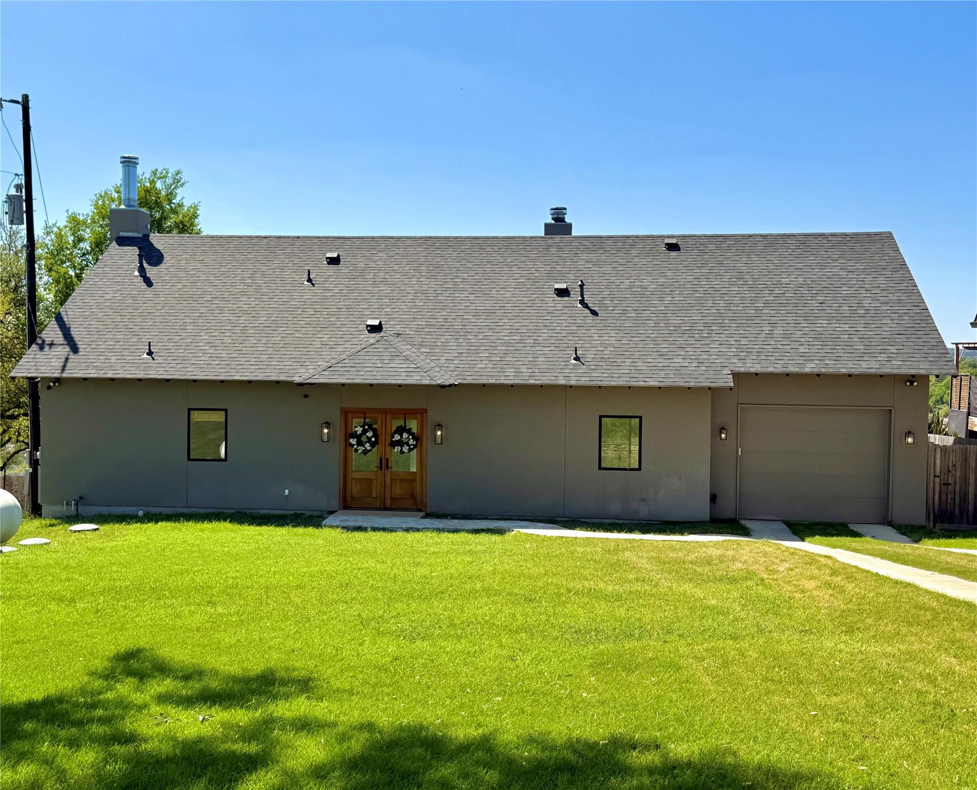 24423 Pedernales Dr, Spicewood, TX 78669