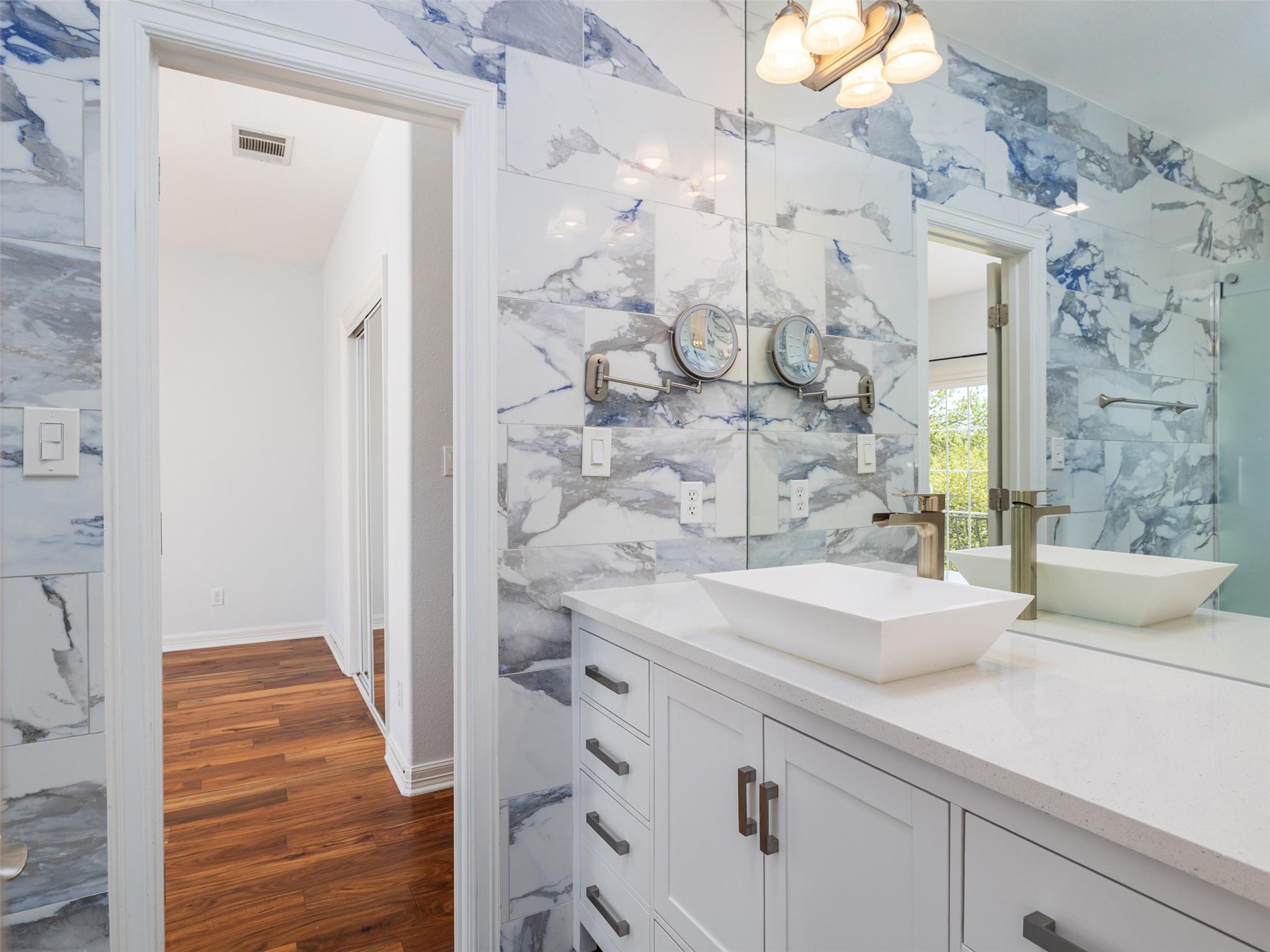 9805 Big View Dr, Austin, TX 78730