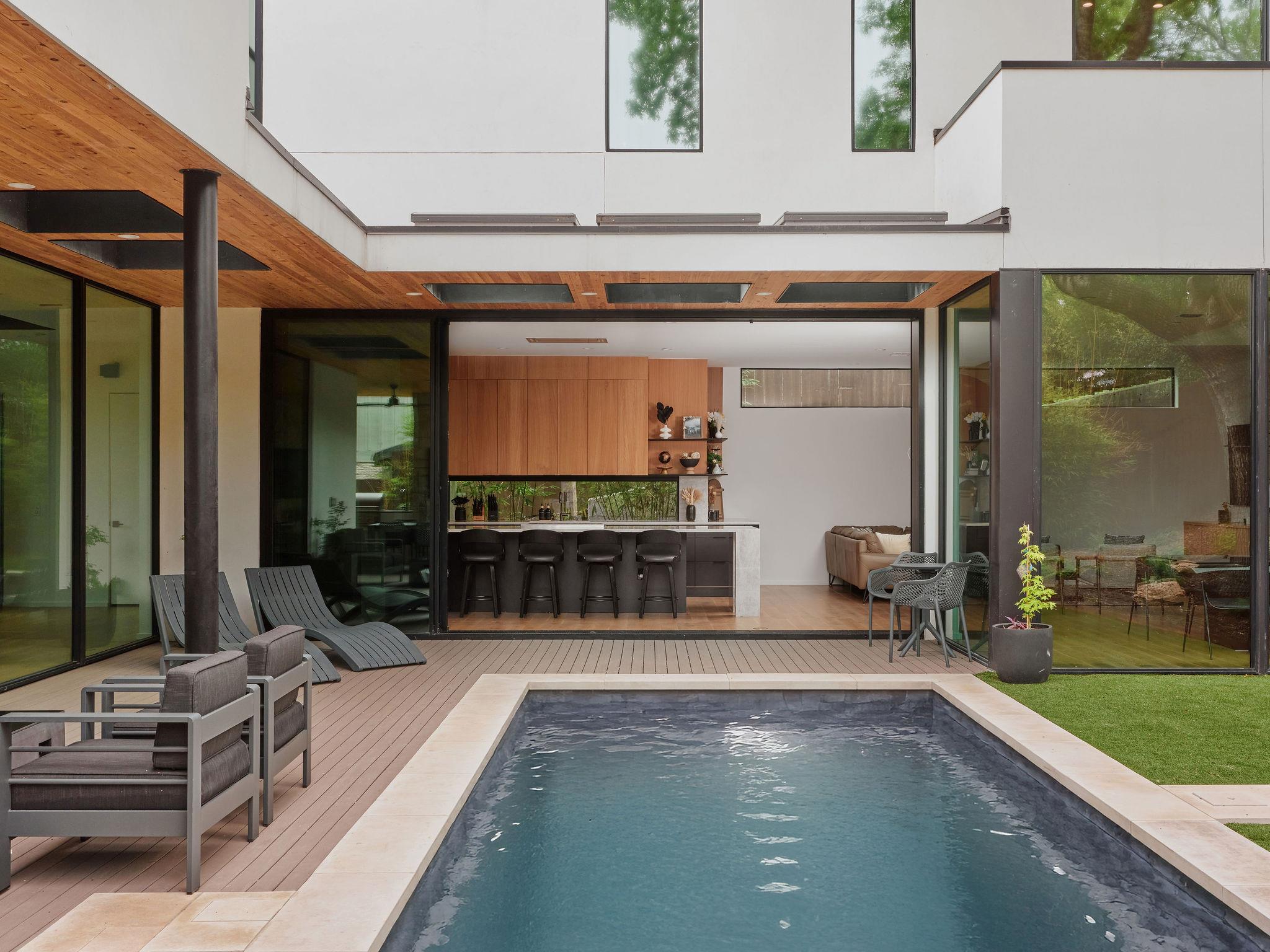 2108 Matterhorn Ln, Austin, TX 78704
