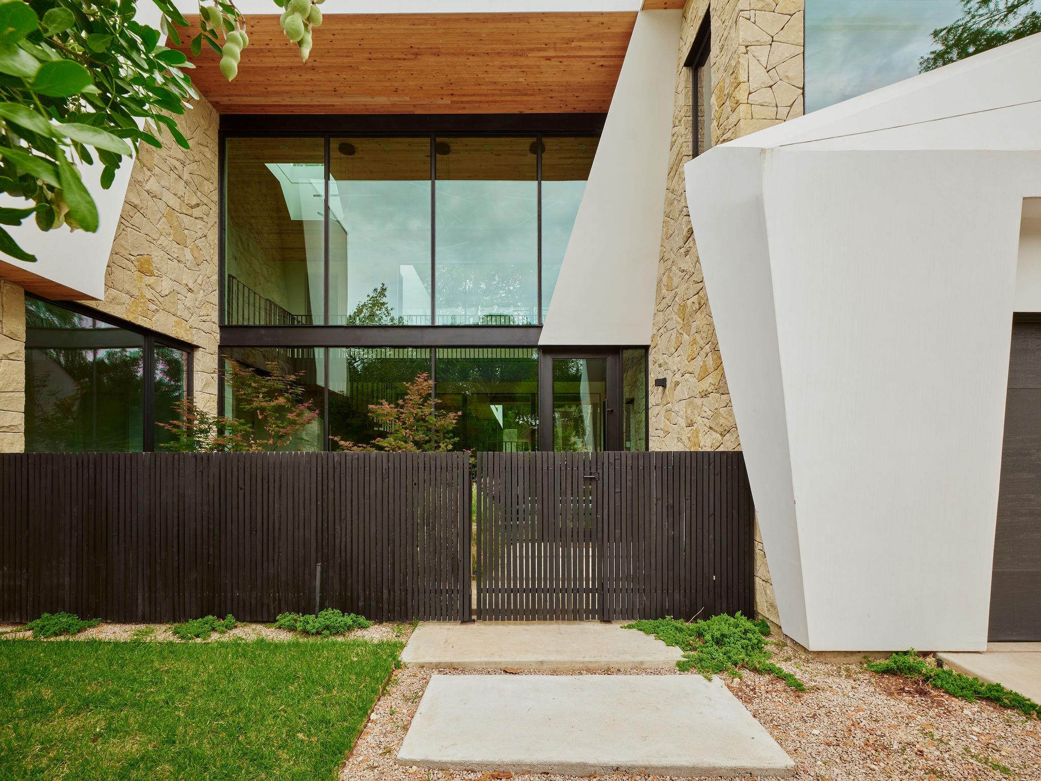 2108 Matterhorn Ln, Austin, TX 78704