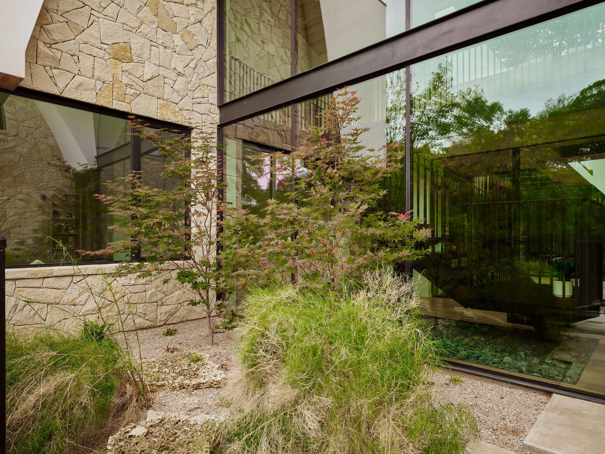 2108 Matterhorn Ln, Austin, TX 78704