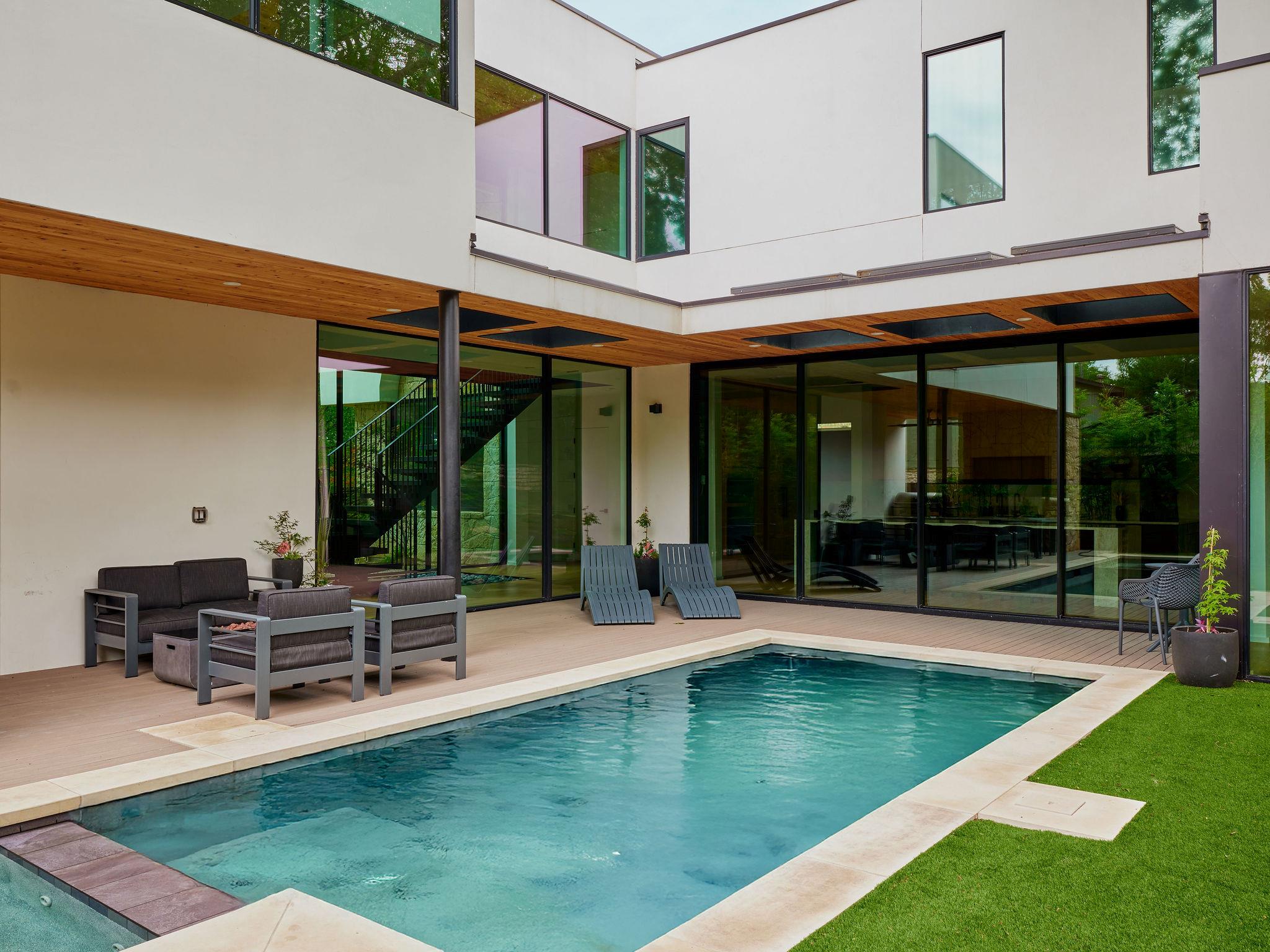 2108 Matterhorn Ln, Austin, TX 78704