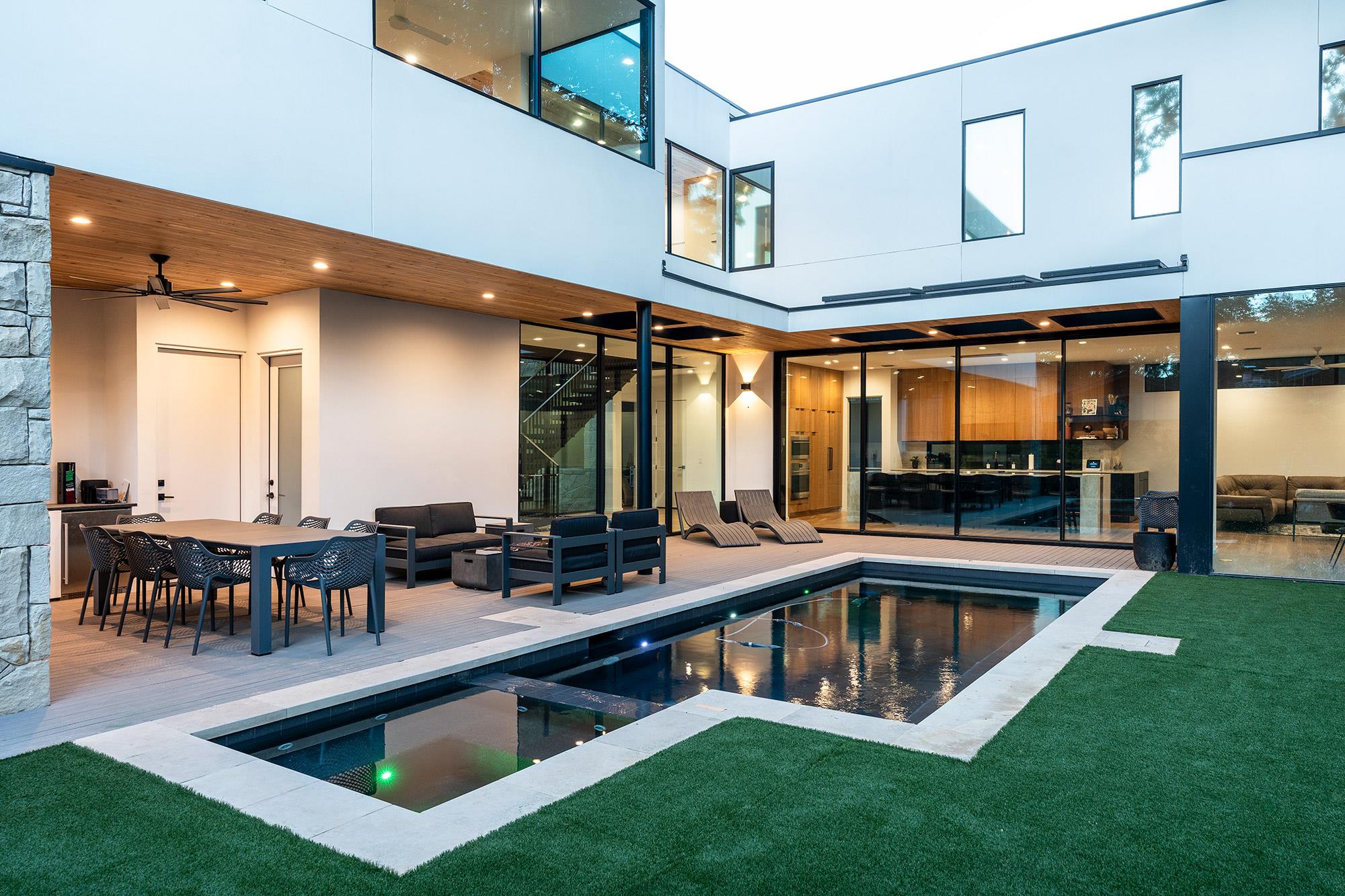 2108 Matterhorn Ln, Austin, TX 78704