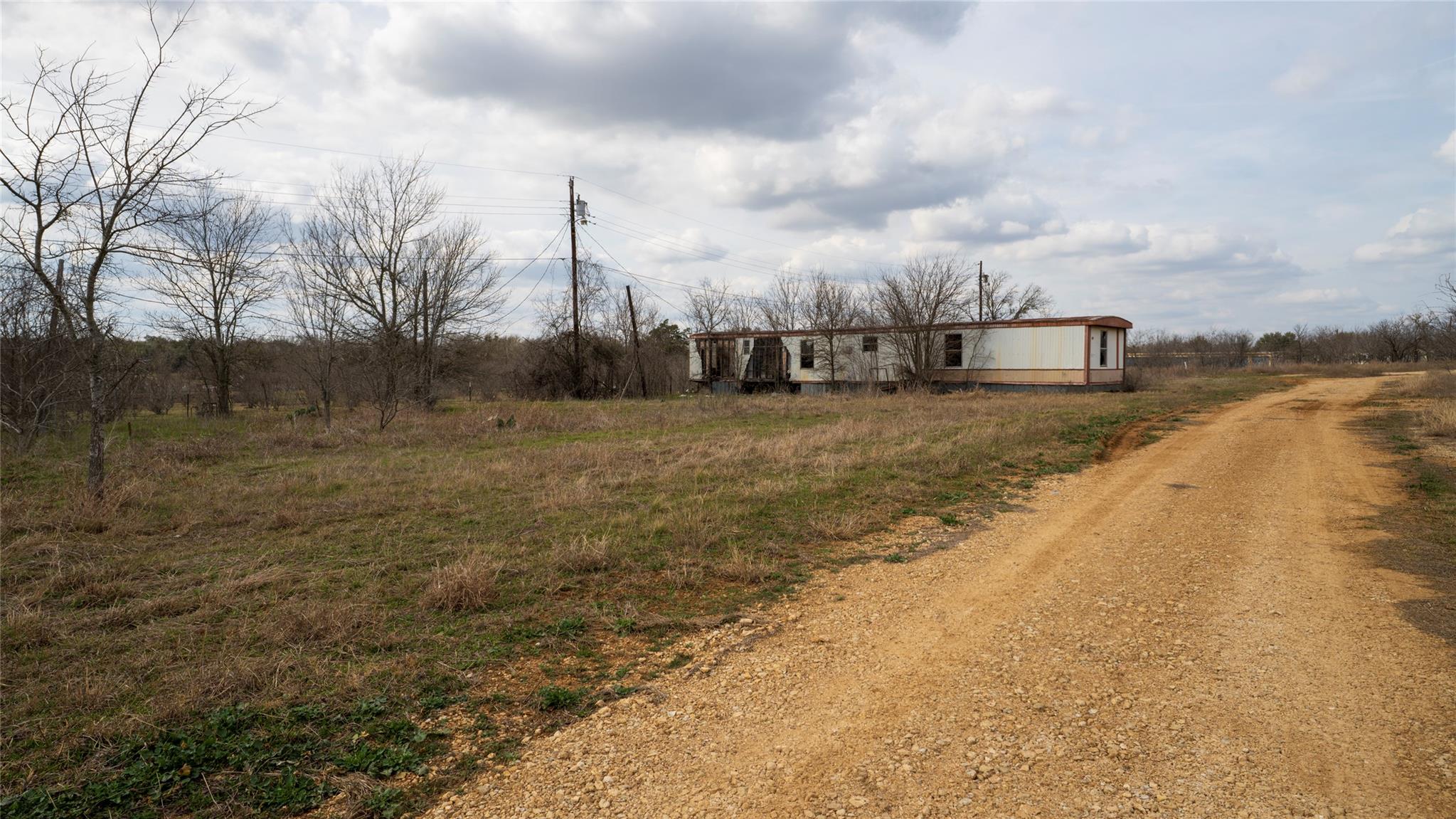 915 San Gabriel St, Rockdale, TX 76567