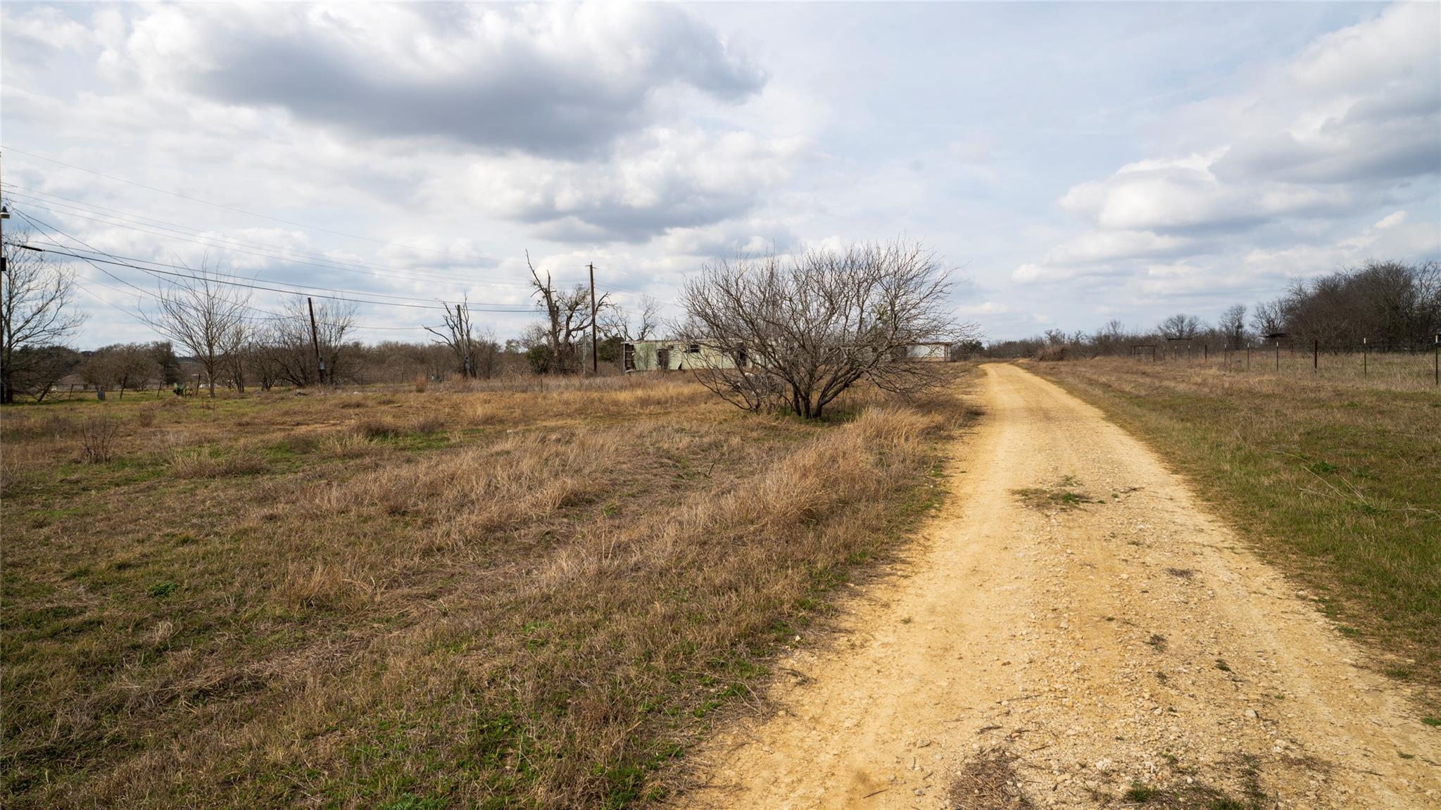 915 San Gabriel St, Rockdale, TX 76567