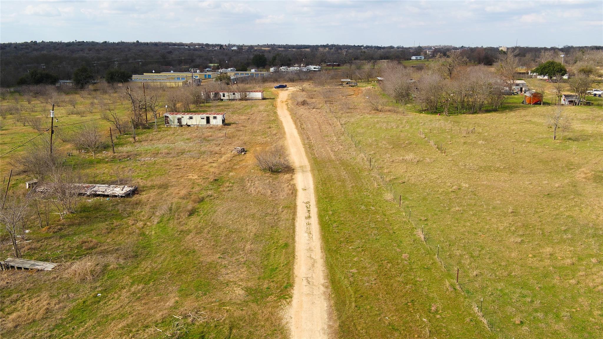 915 San Gabriel St, Rockdale, TX 76567